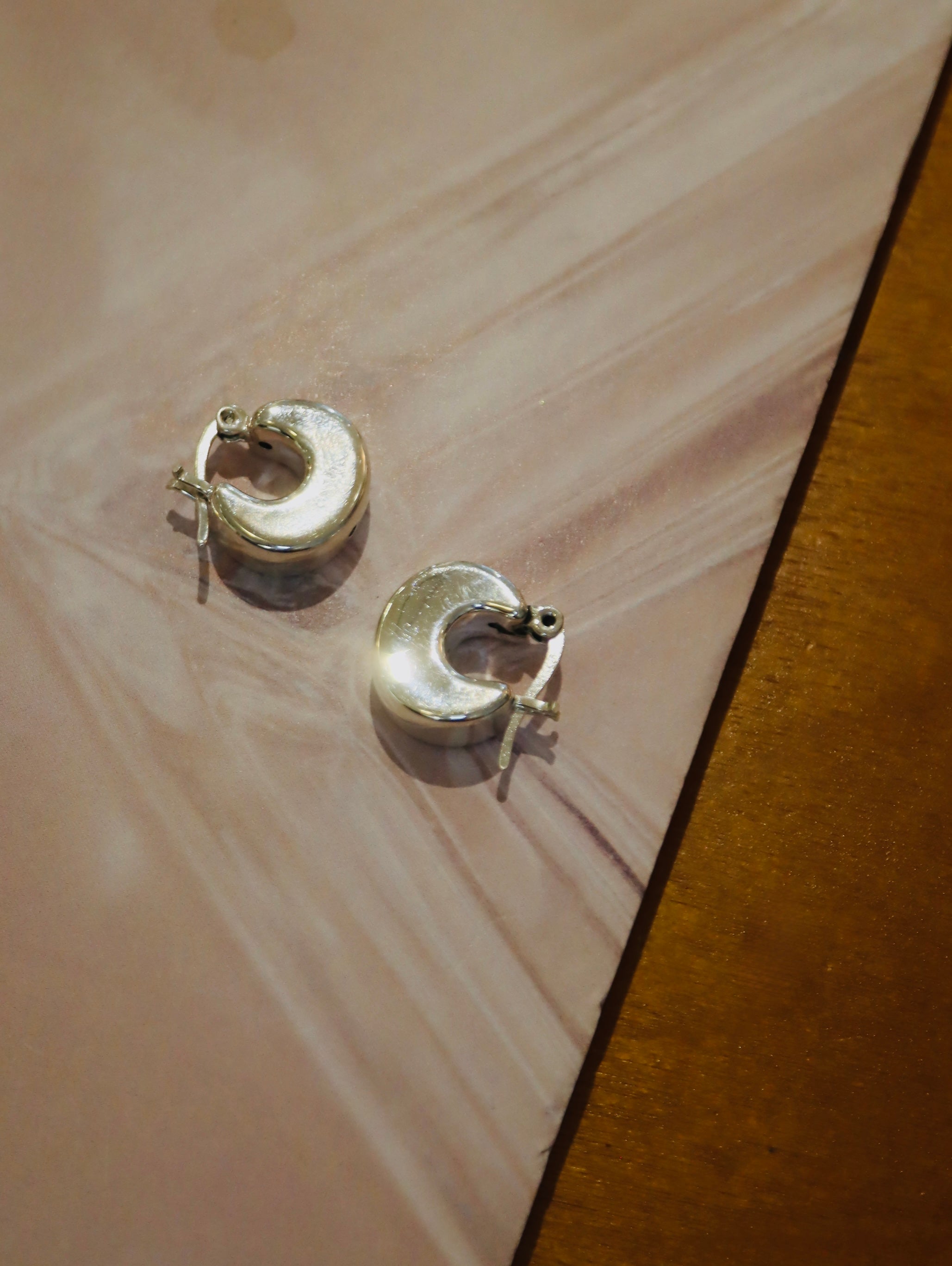 Polished 925 Silver hollow hoop earrings