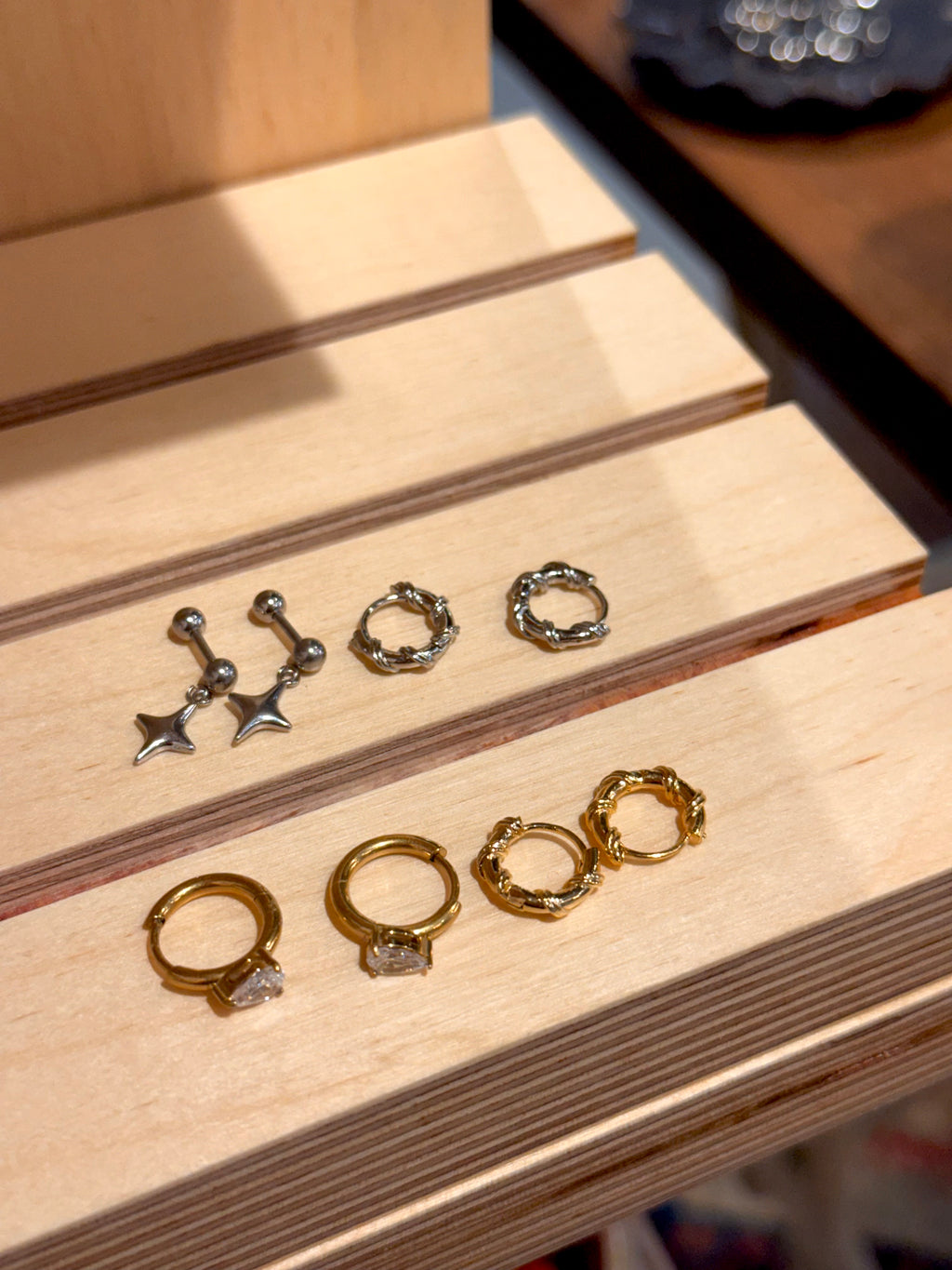 Hinged hoop rope earrings