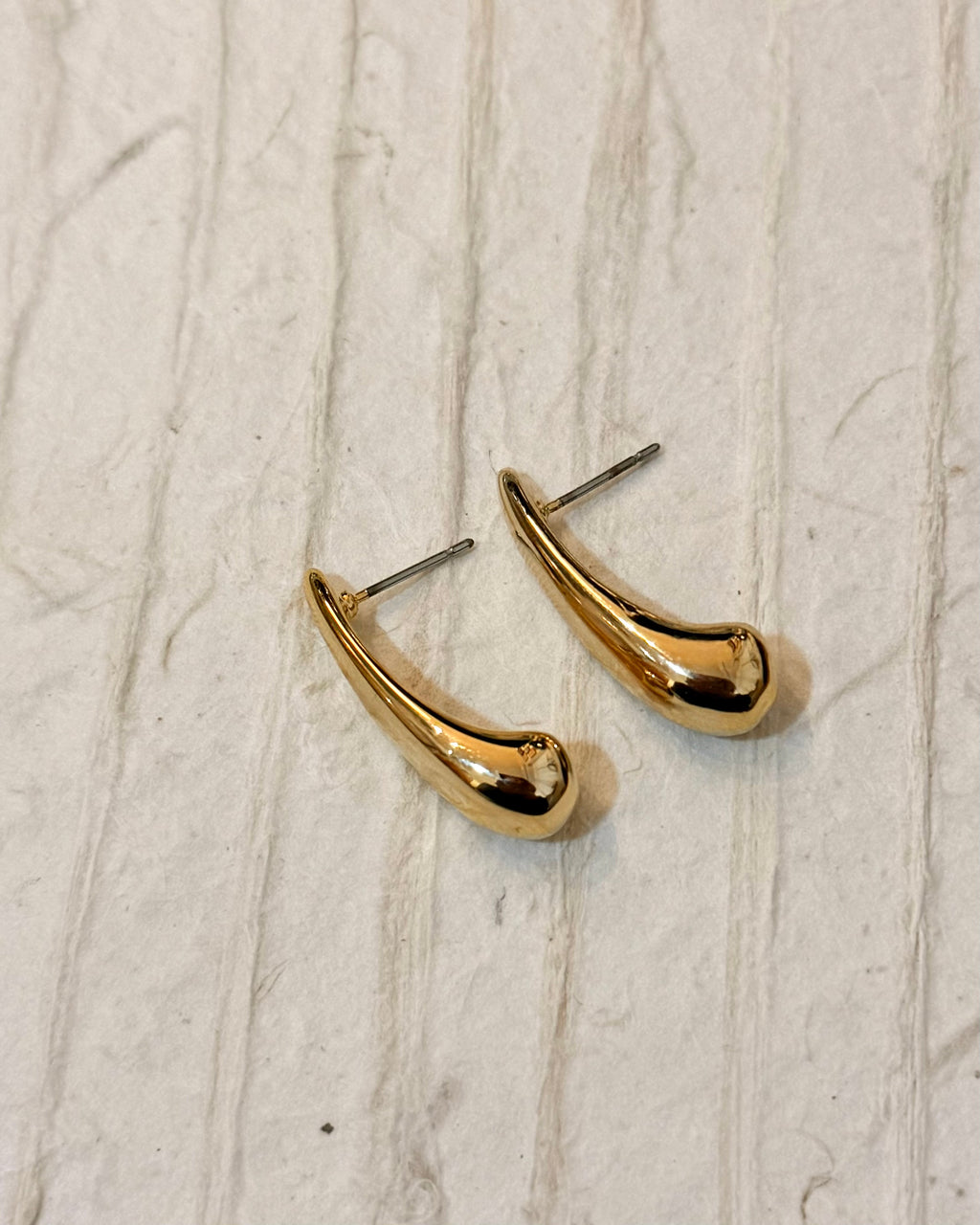 Water drop brass earrings