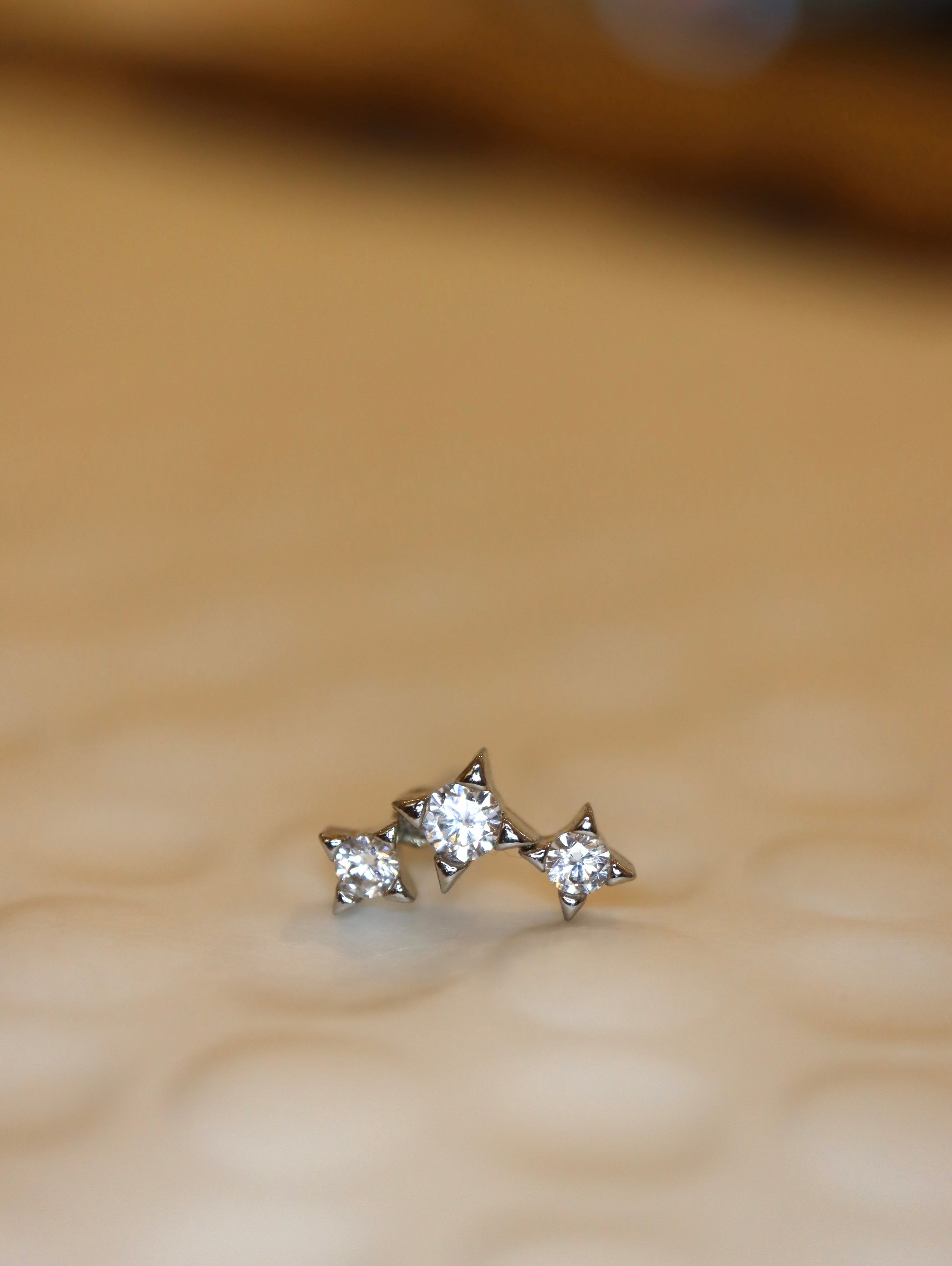 Triple rhombus surgical steel piercing earring (1pc)