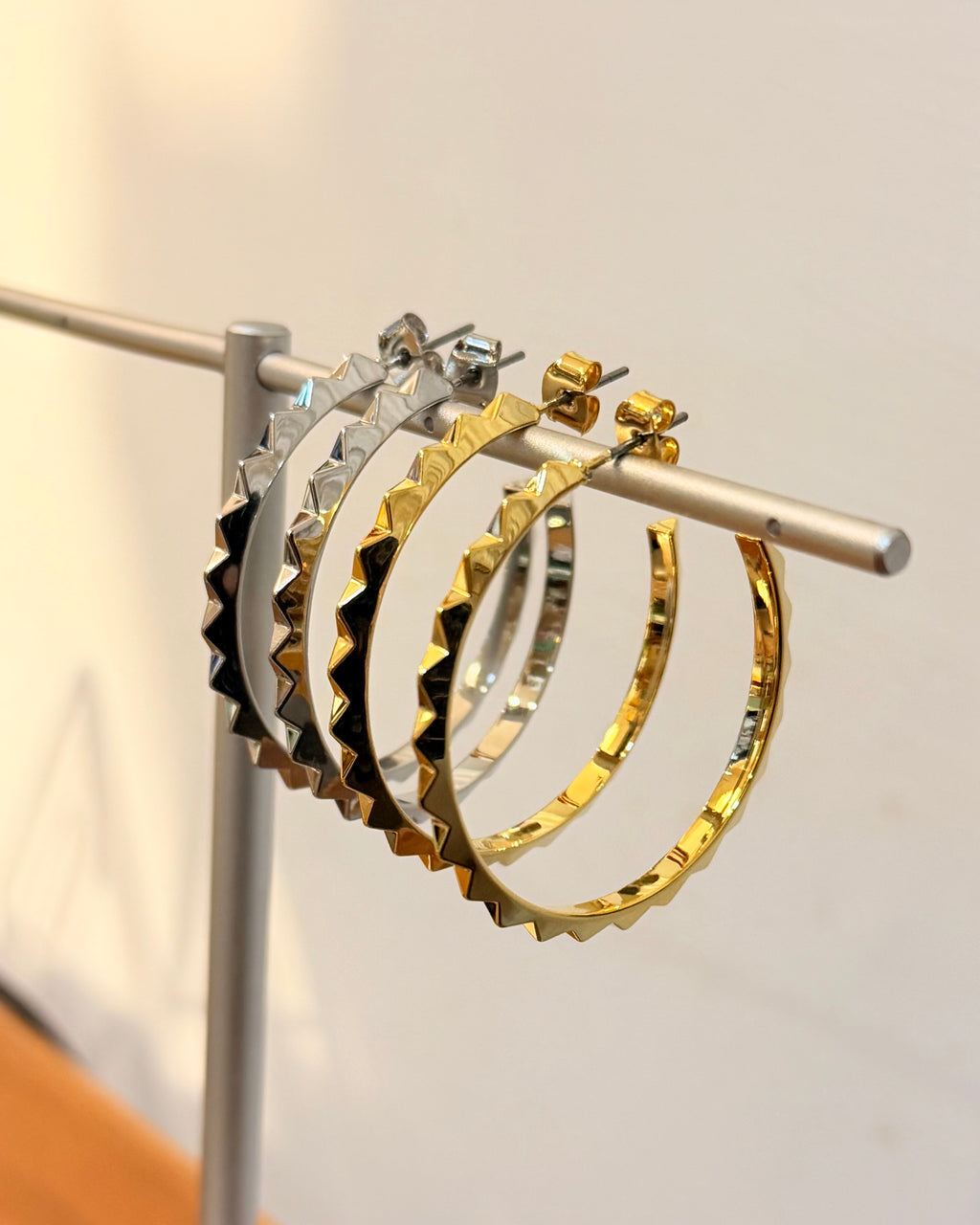 Pyramid-Studded hoop earrings