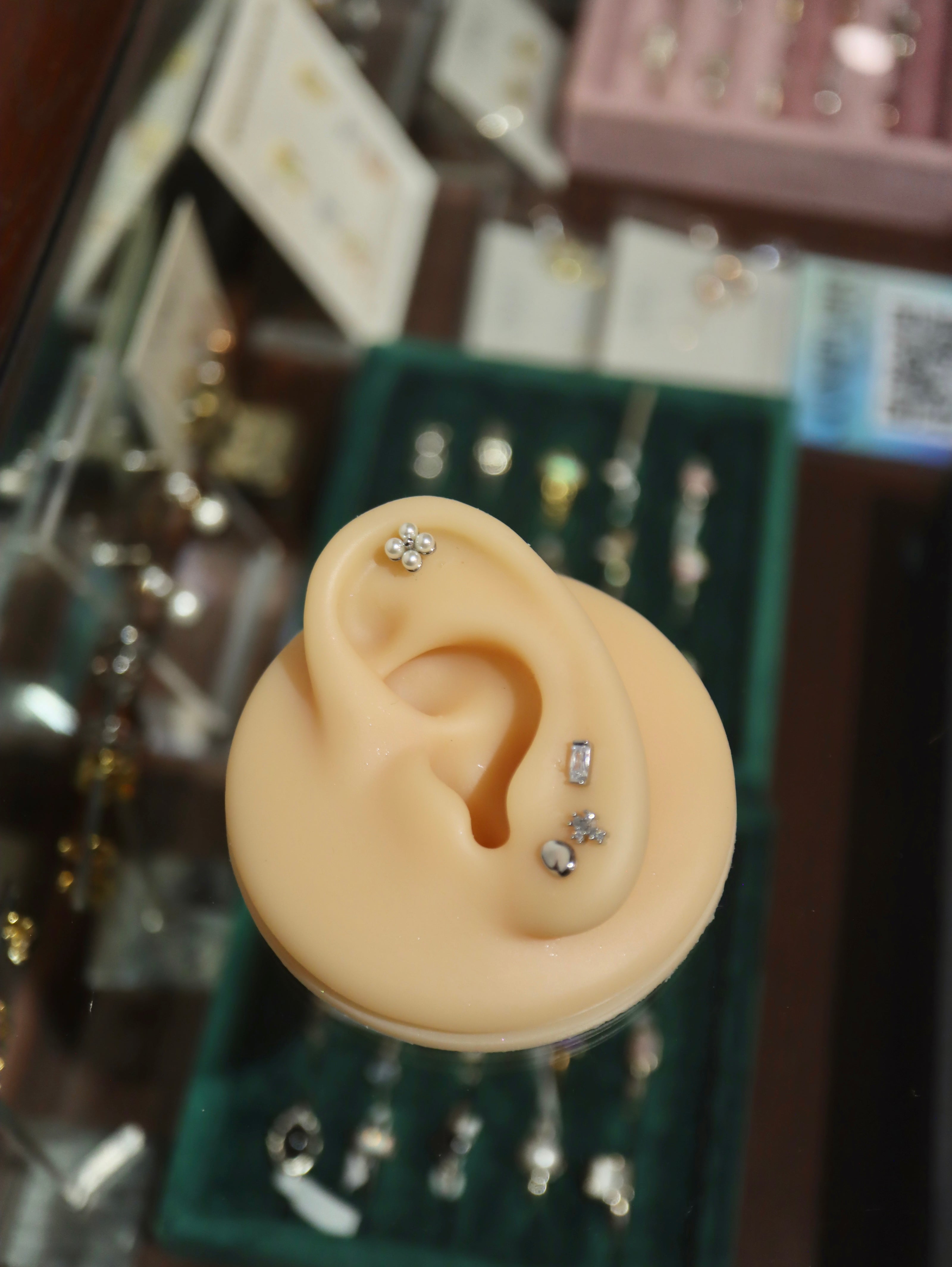 Bean stainless steel labret threadlsss piercing (1pc)