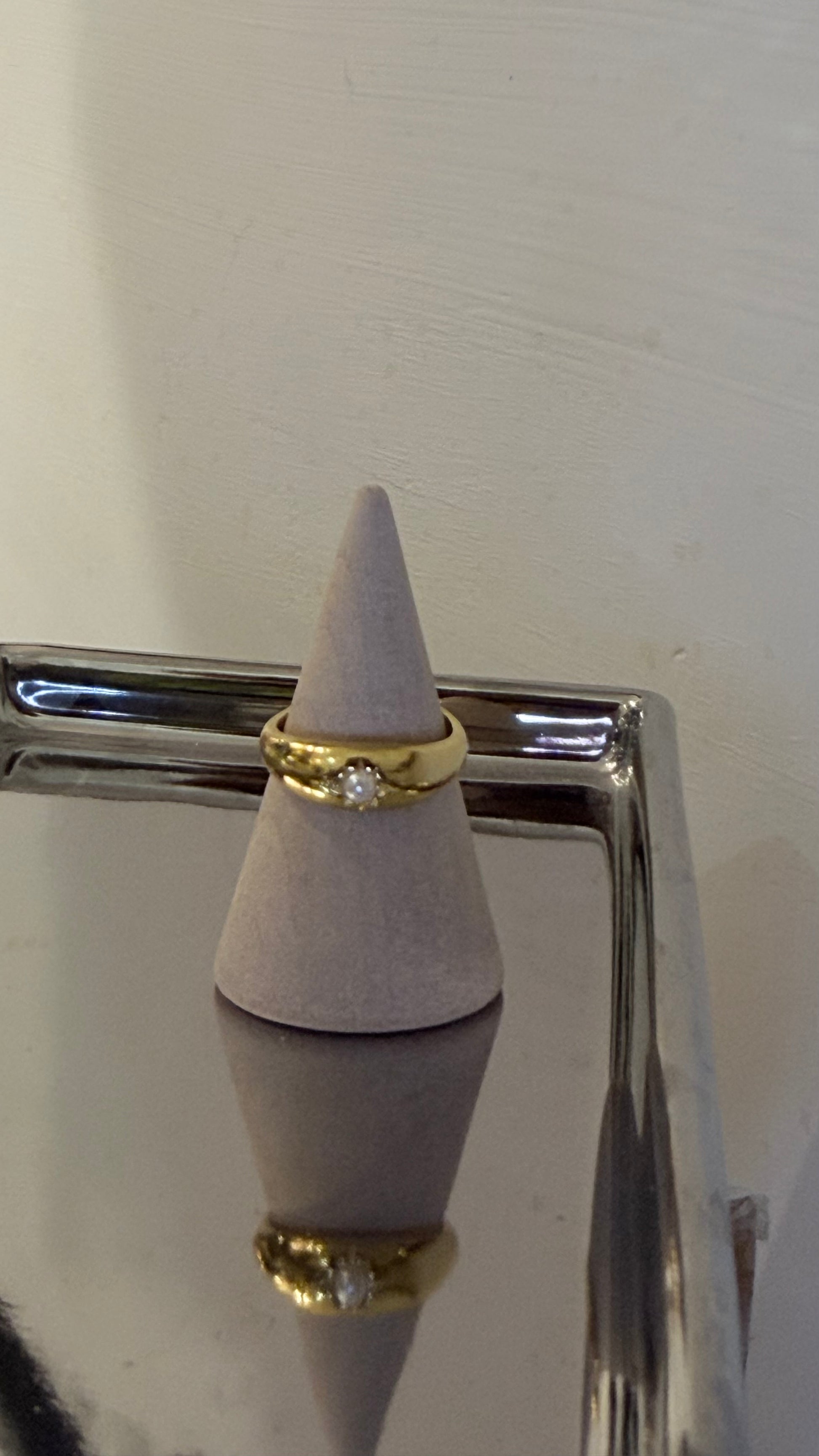 Open size stud pearl ring