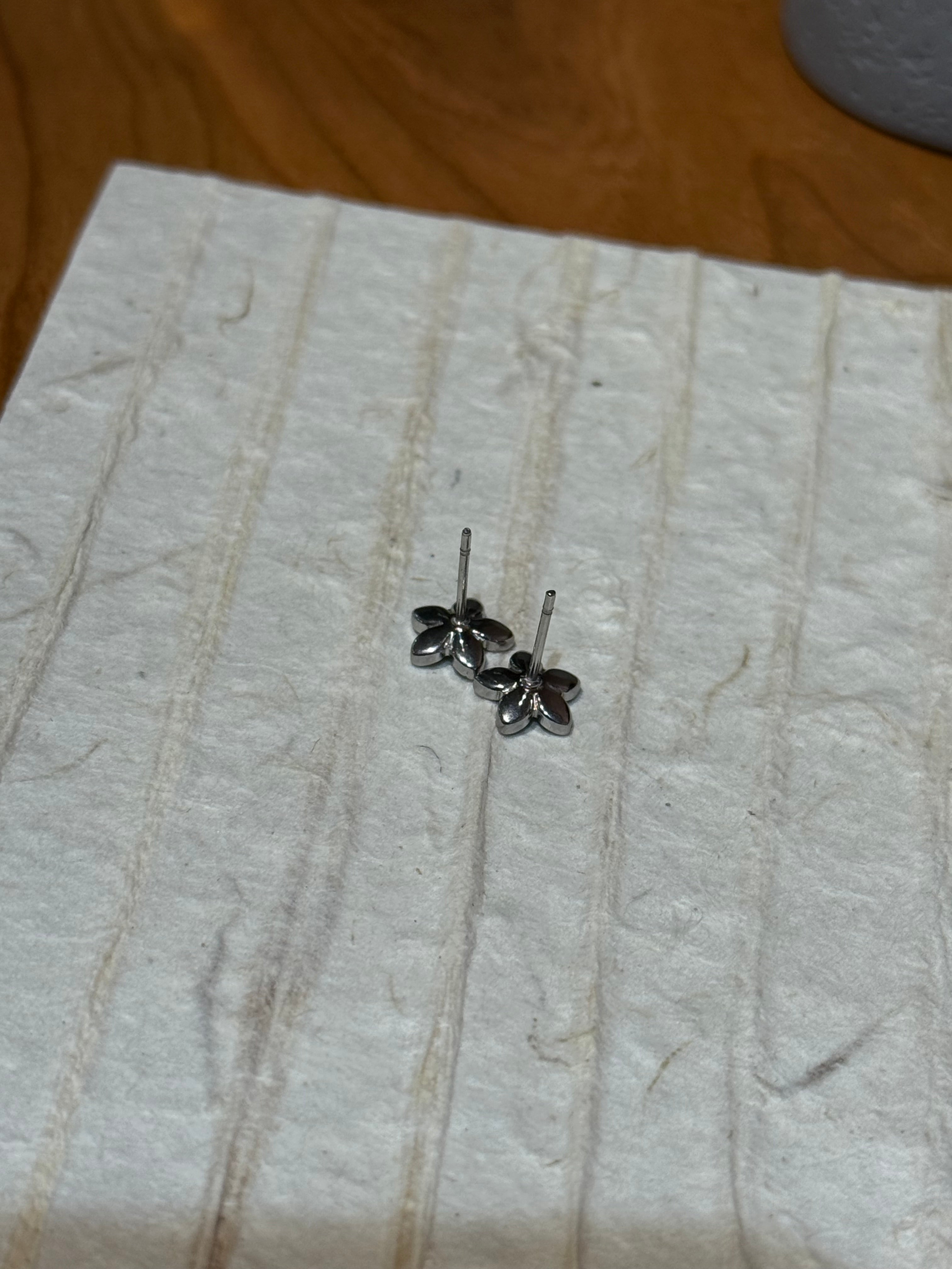 Floral stainless steel earrings