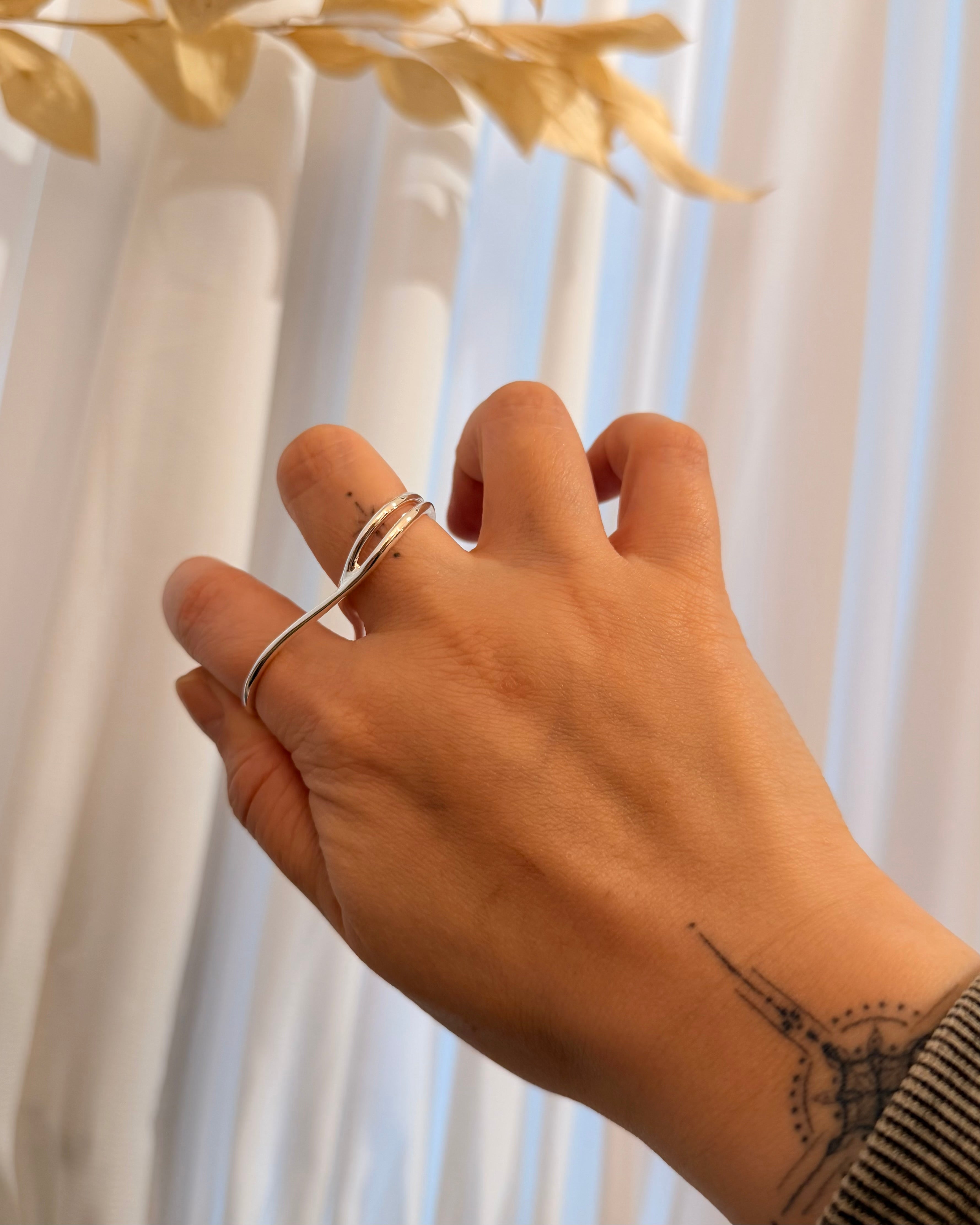 Infinity unisex double finger ring