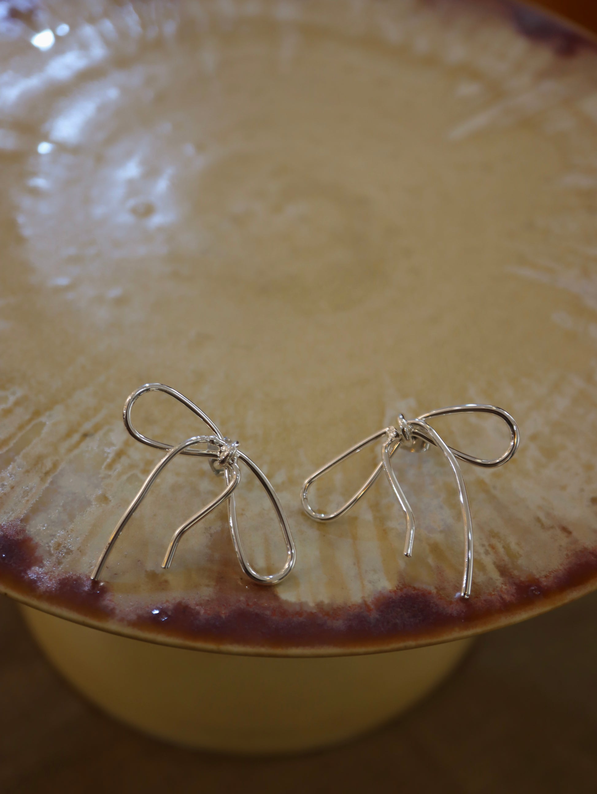 Wide ribbon earrings