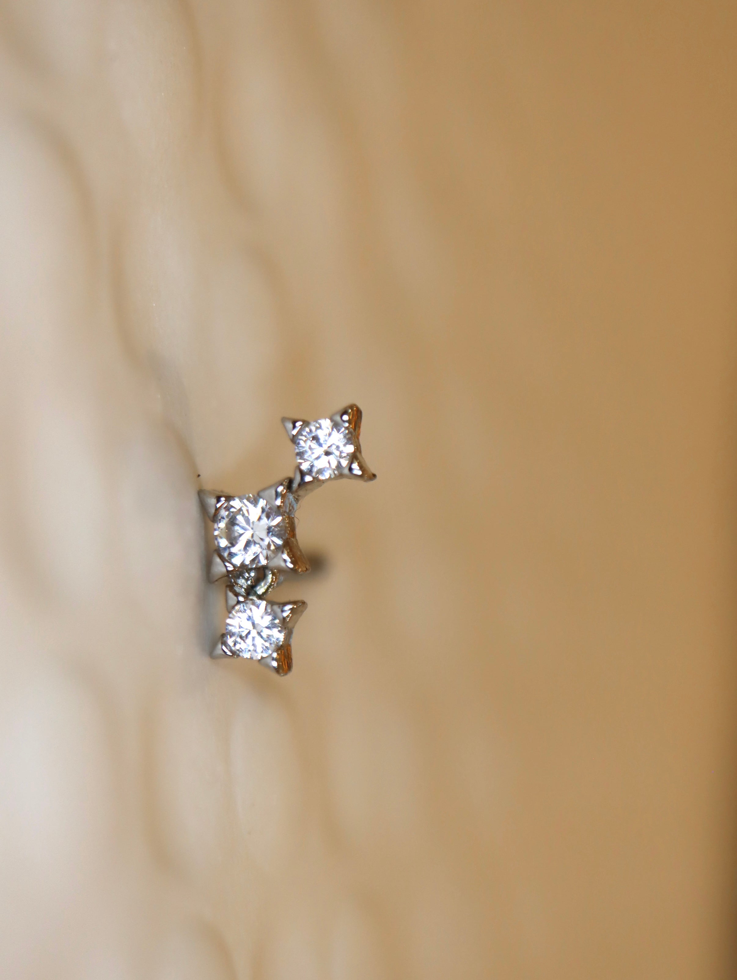Triple rhombus surgical steel piercing earring (1pc)