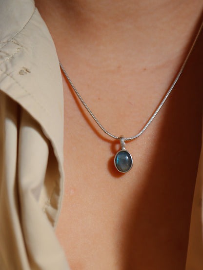 Oval labradorite gemstone s925necklace