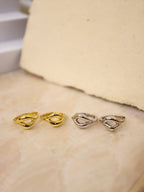 Double flow line hoop earrings