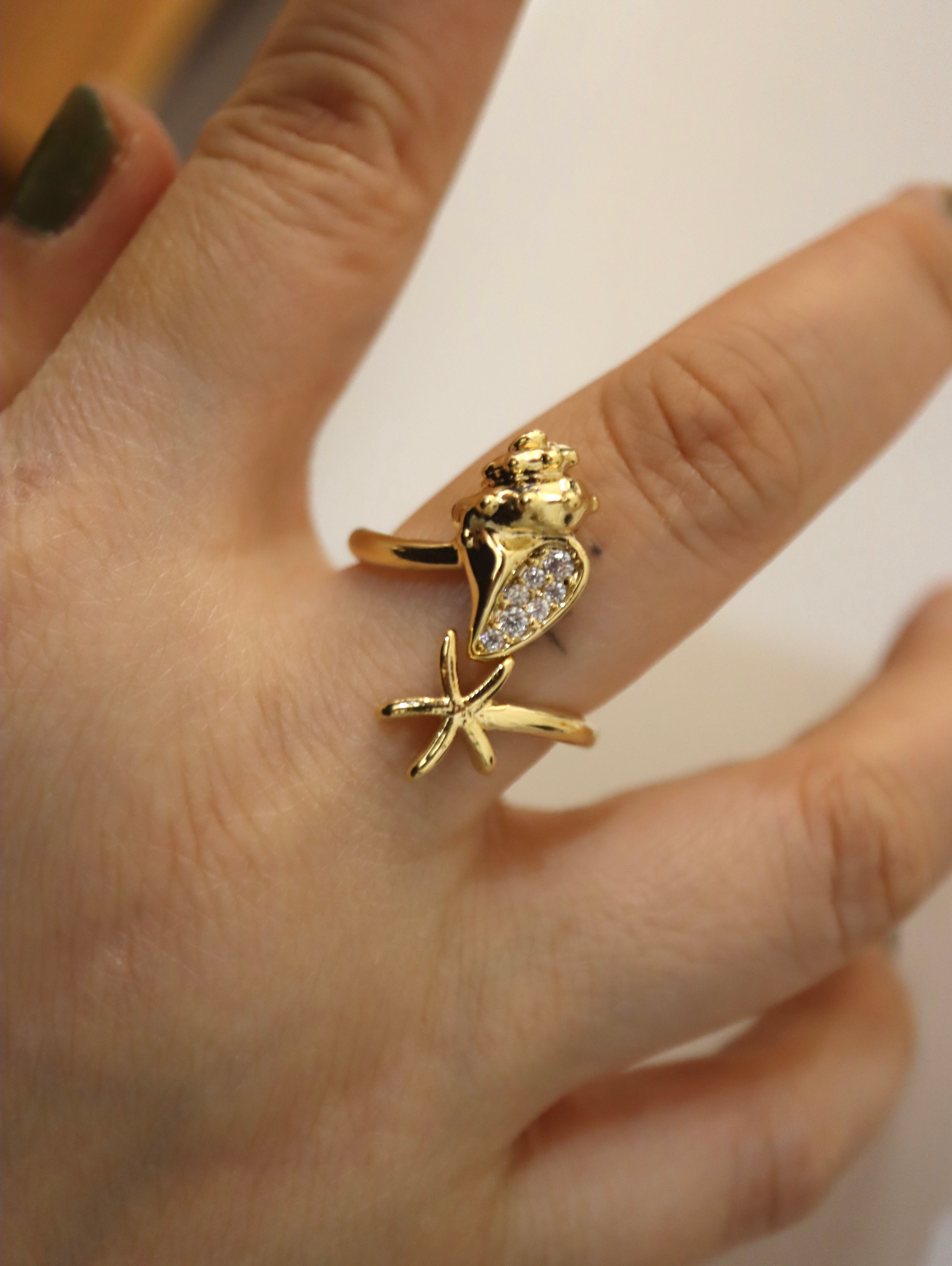 Shell & starfish brass ring
