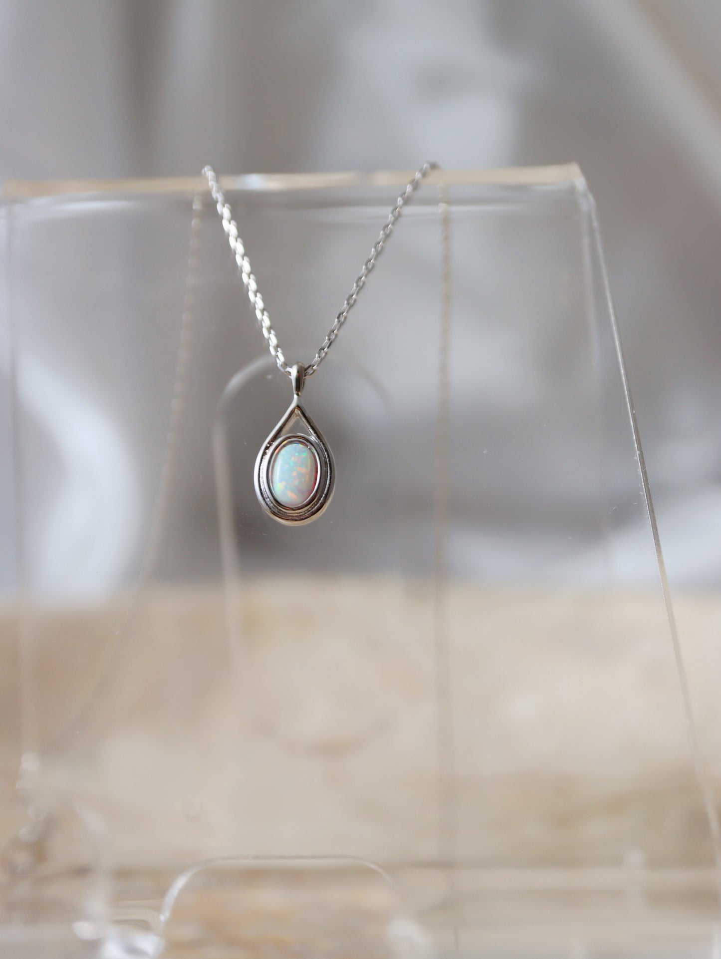 Teardrop opal brass necklace