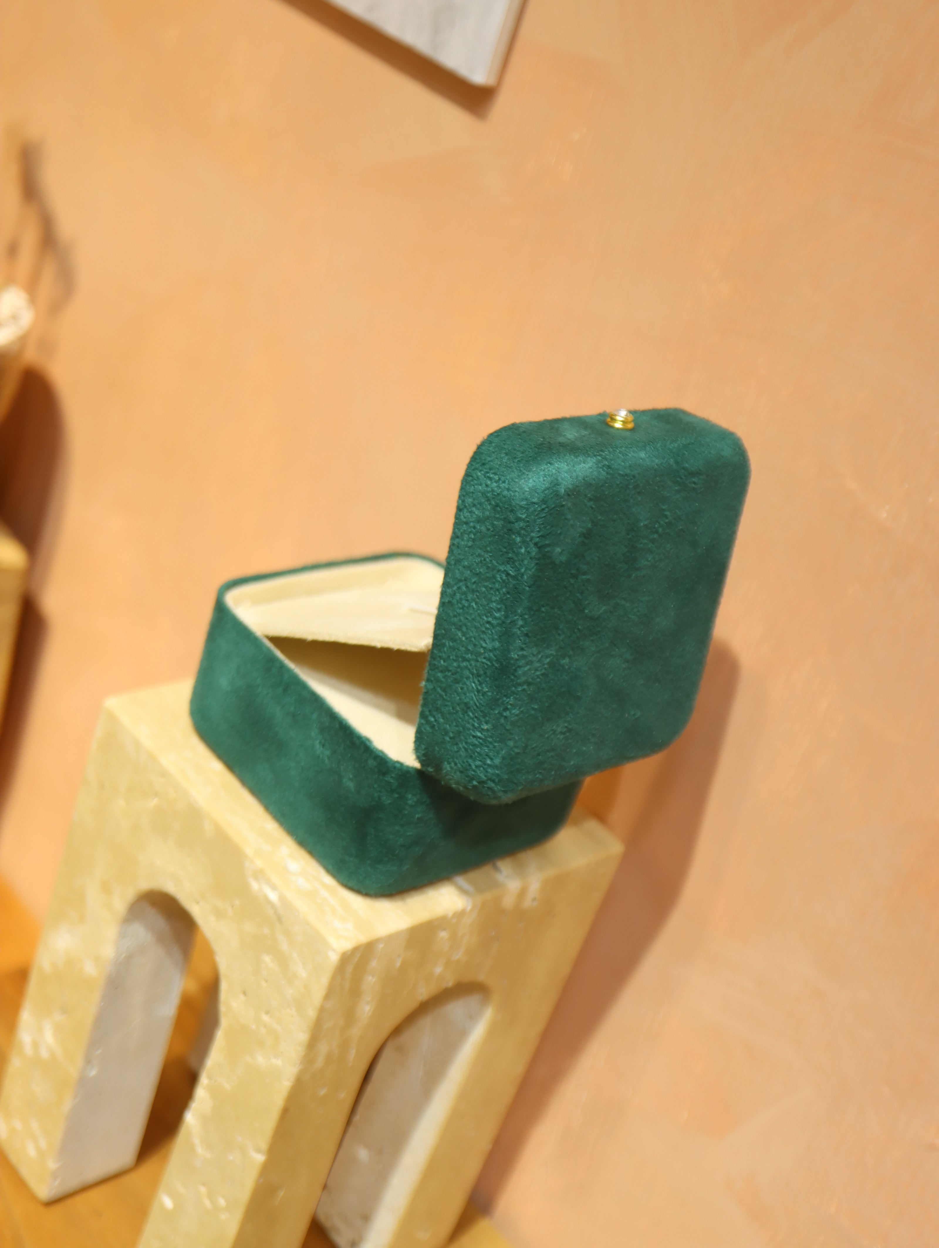 Velvet necklace box