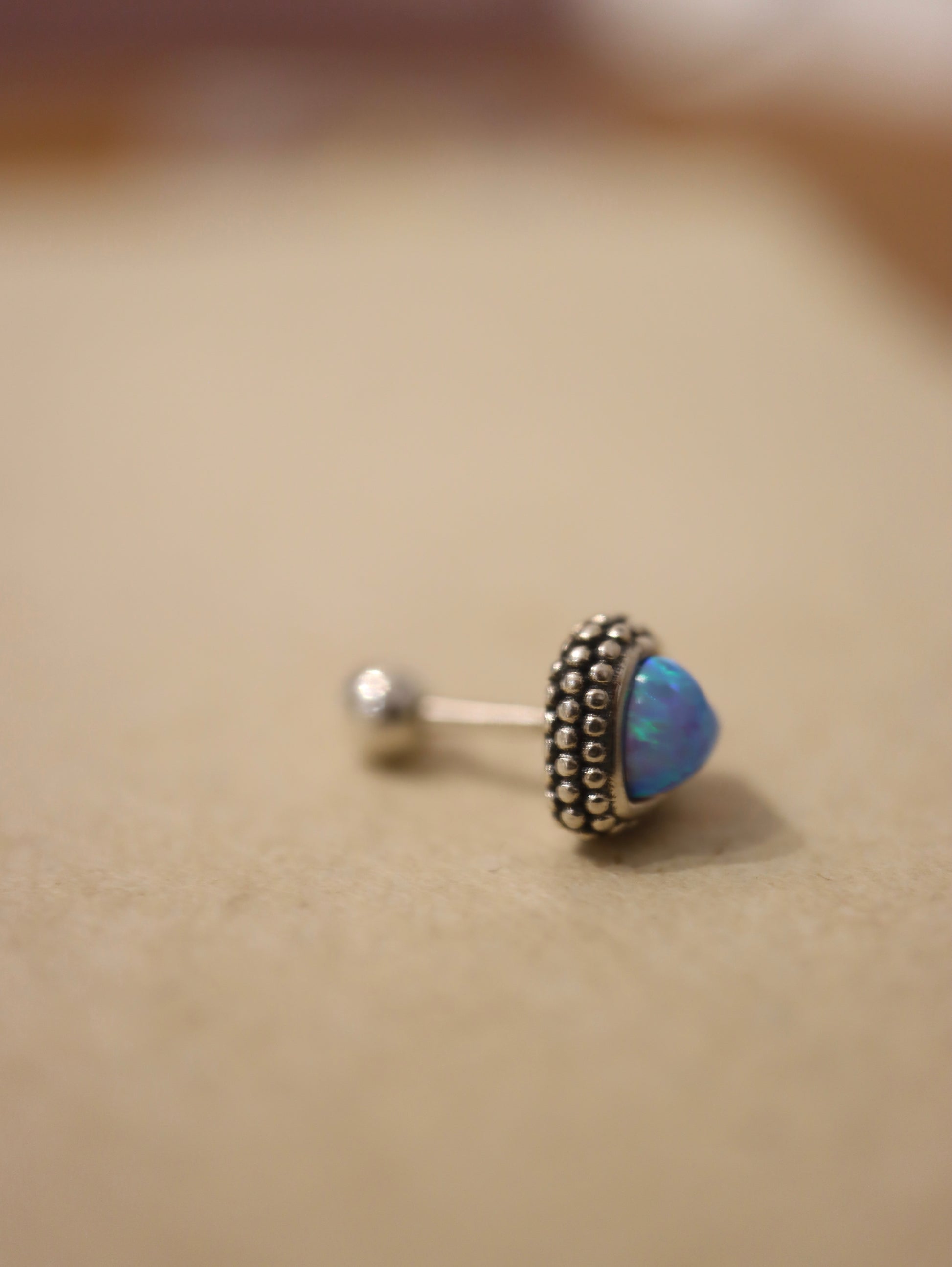 Heart Opal 925 silver stud earring (1pc)