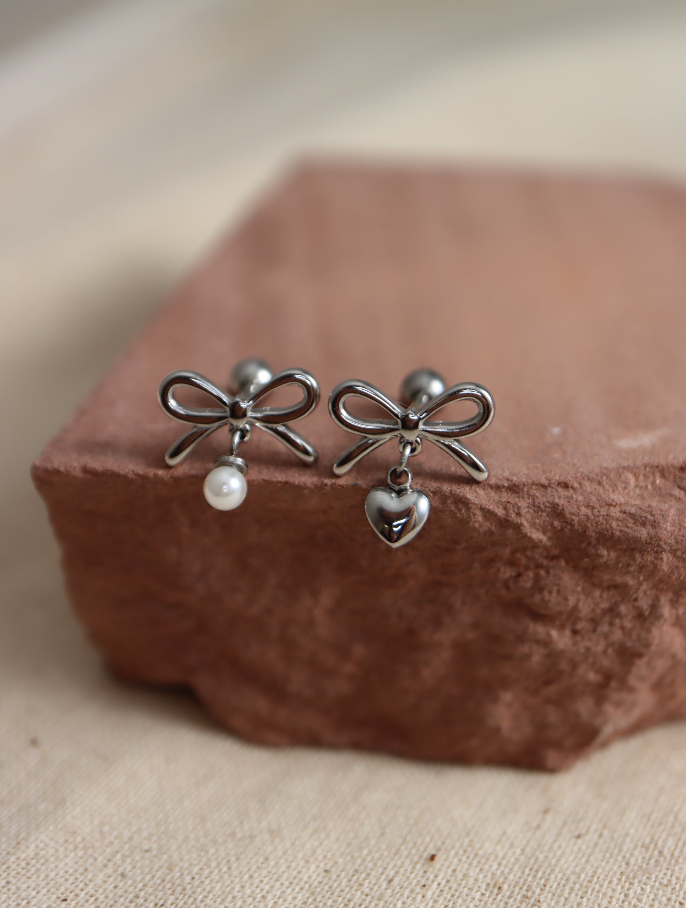 Ribbon surgical steel piercing (heart/pearl)