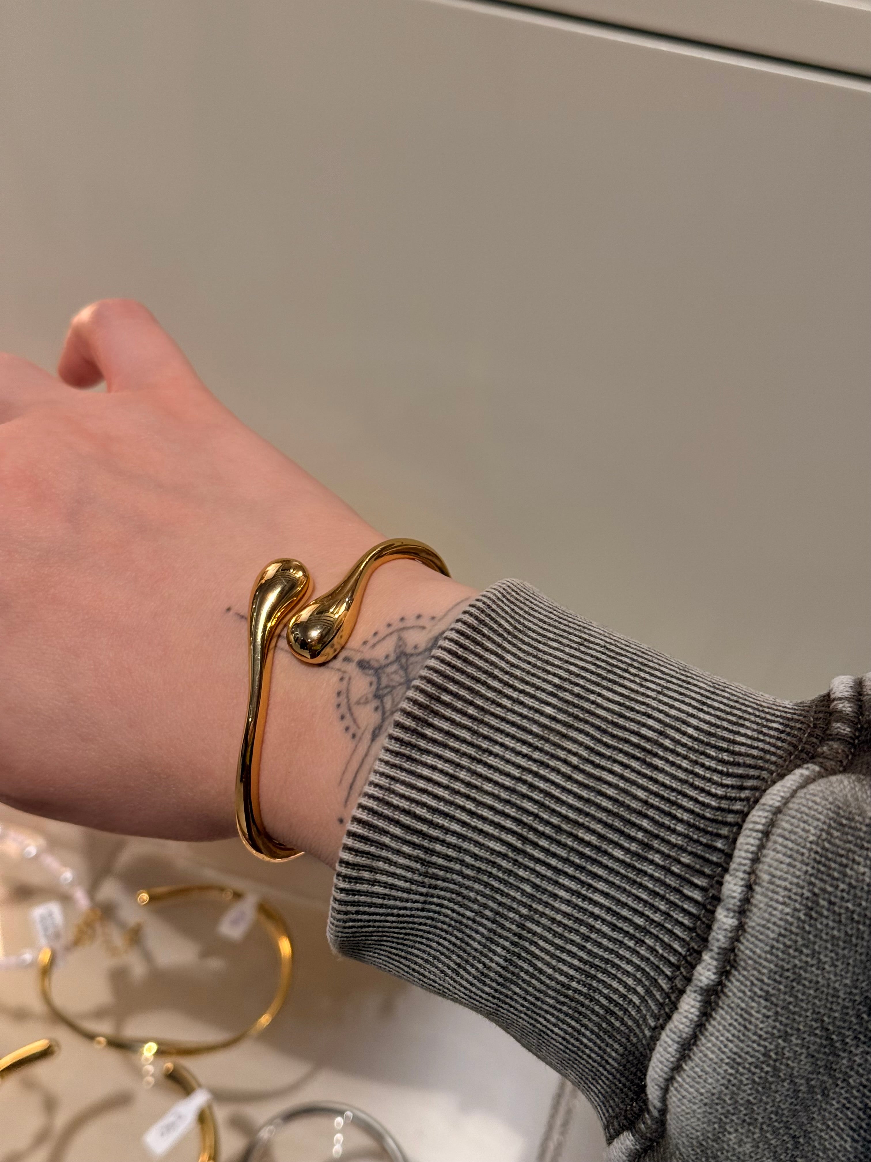 Stainless steel flexi bangle