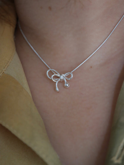 Ribbon adjustable chain necklace