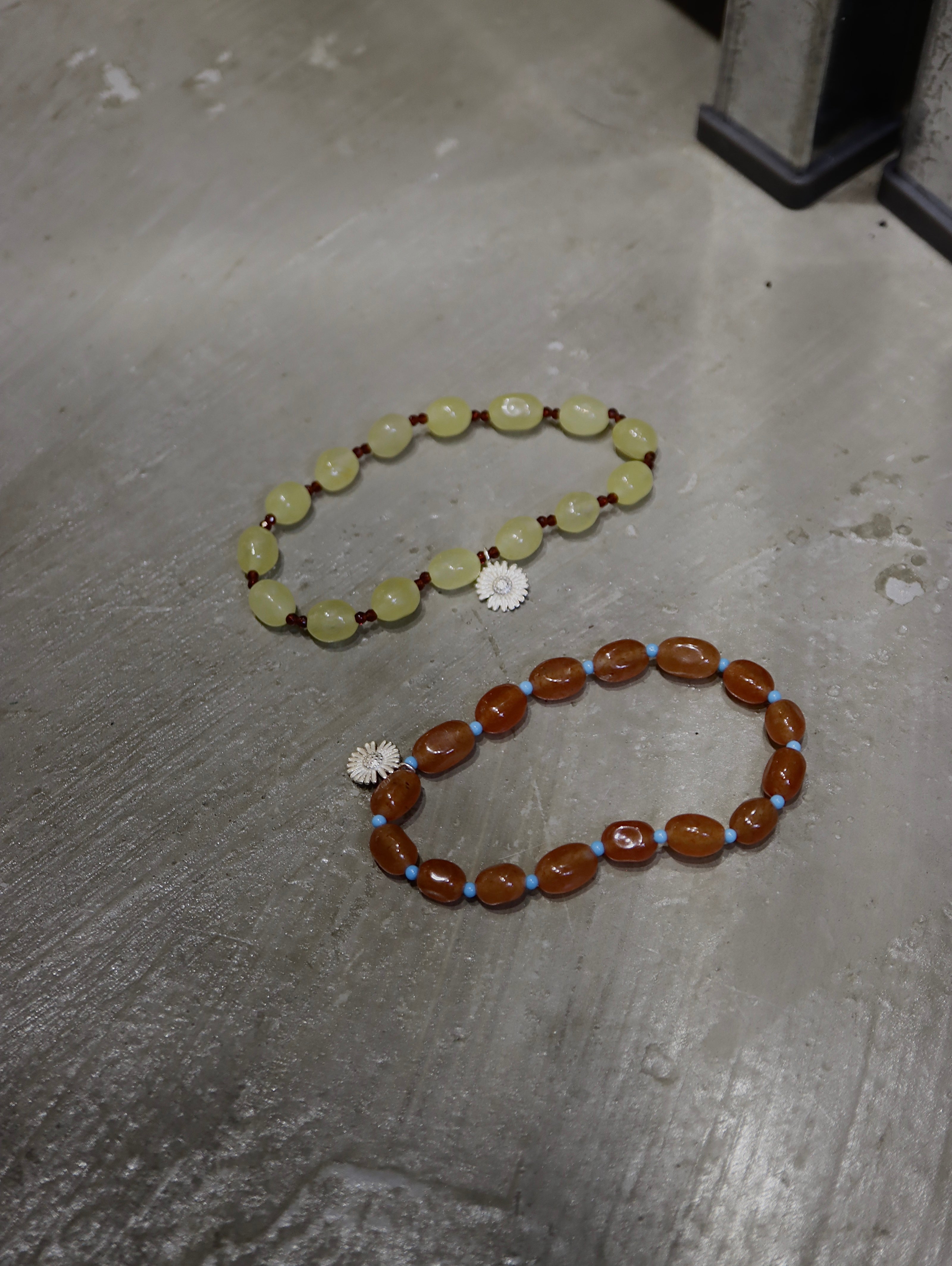 Dyed jade & Daisy silver925 beaded bracelet