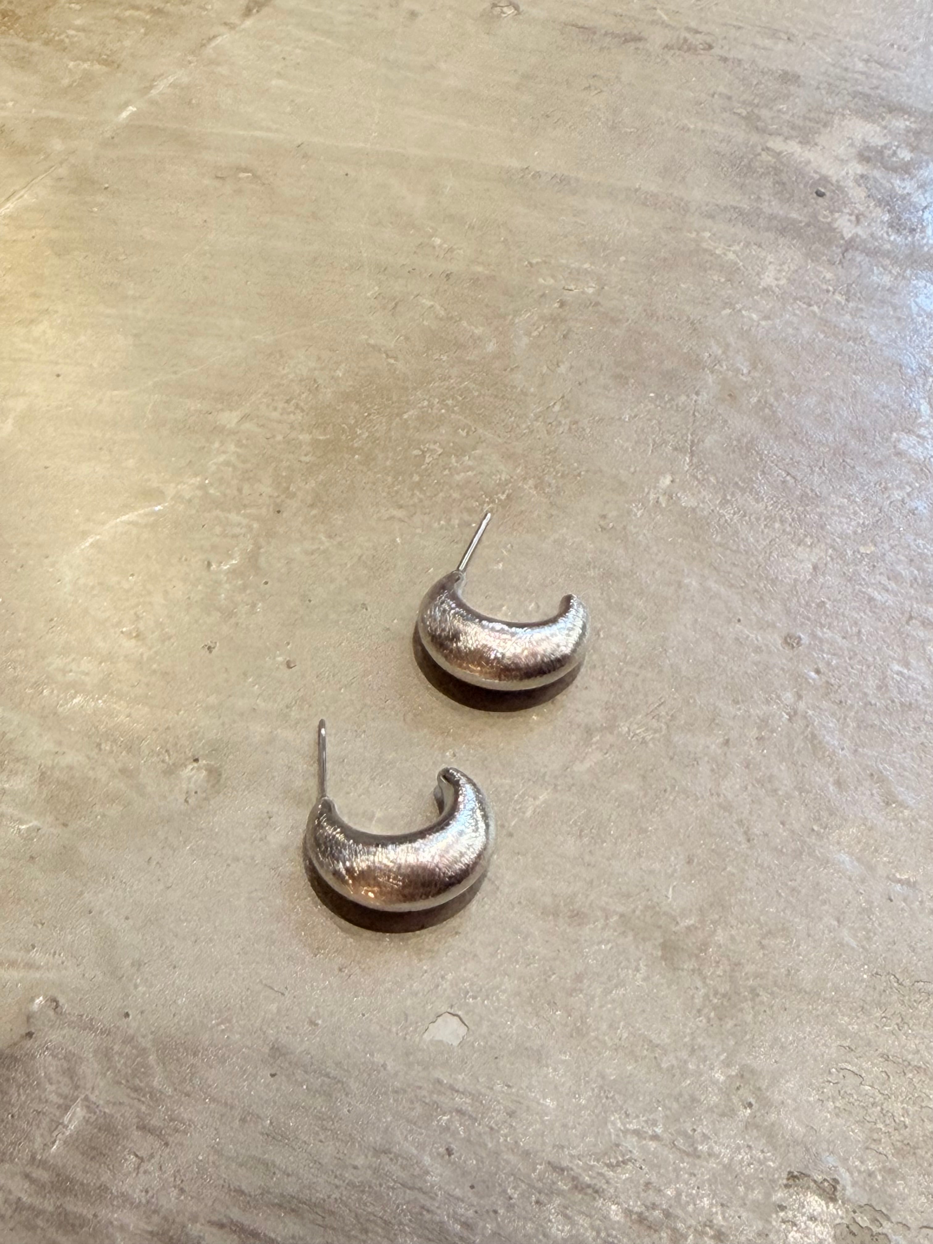 Moon 🌙 stainless steel earrings 