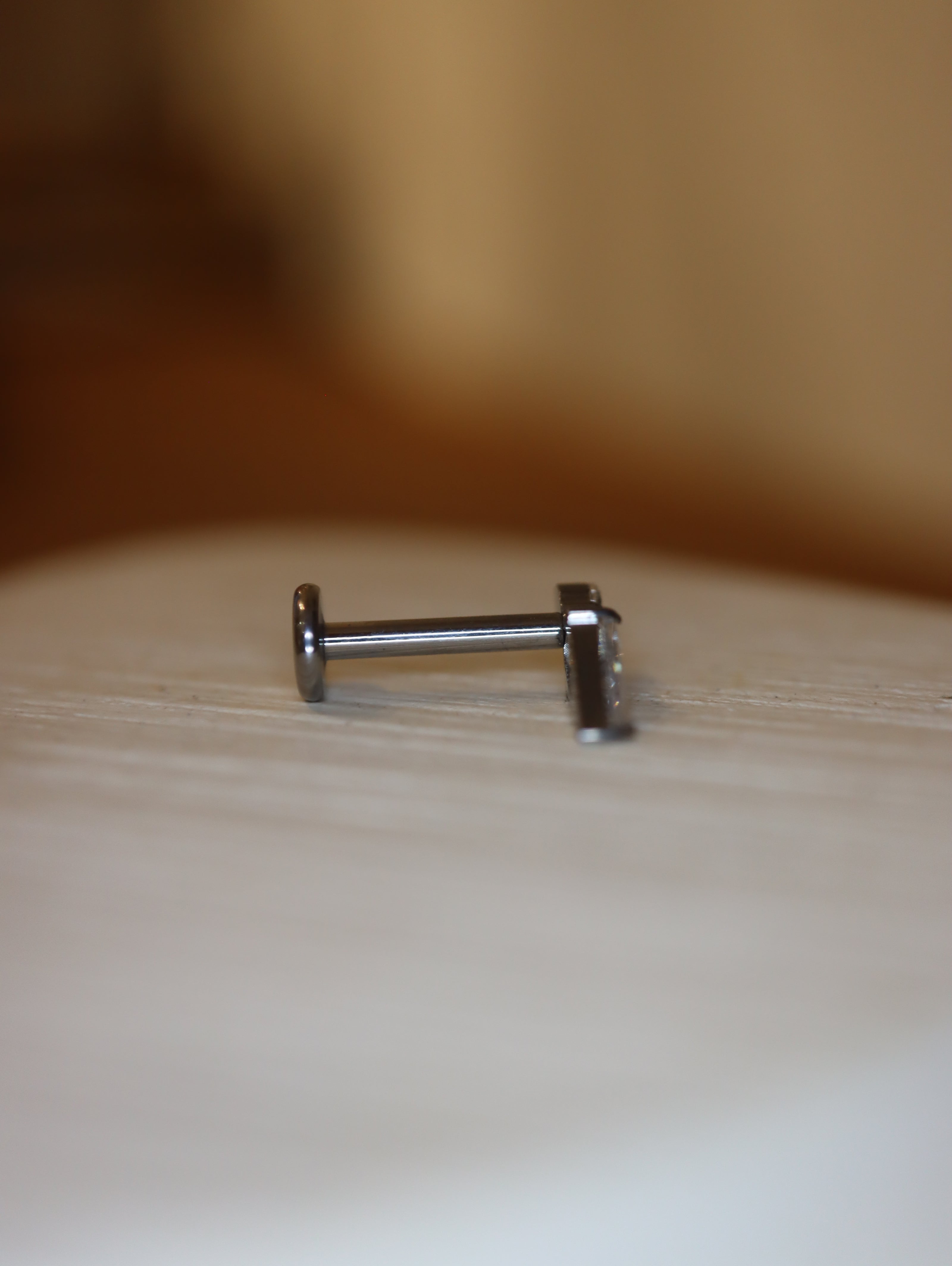 Titanium G23 Kite & Round Accent Stud Piercing (1pc)