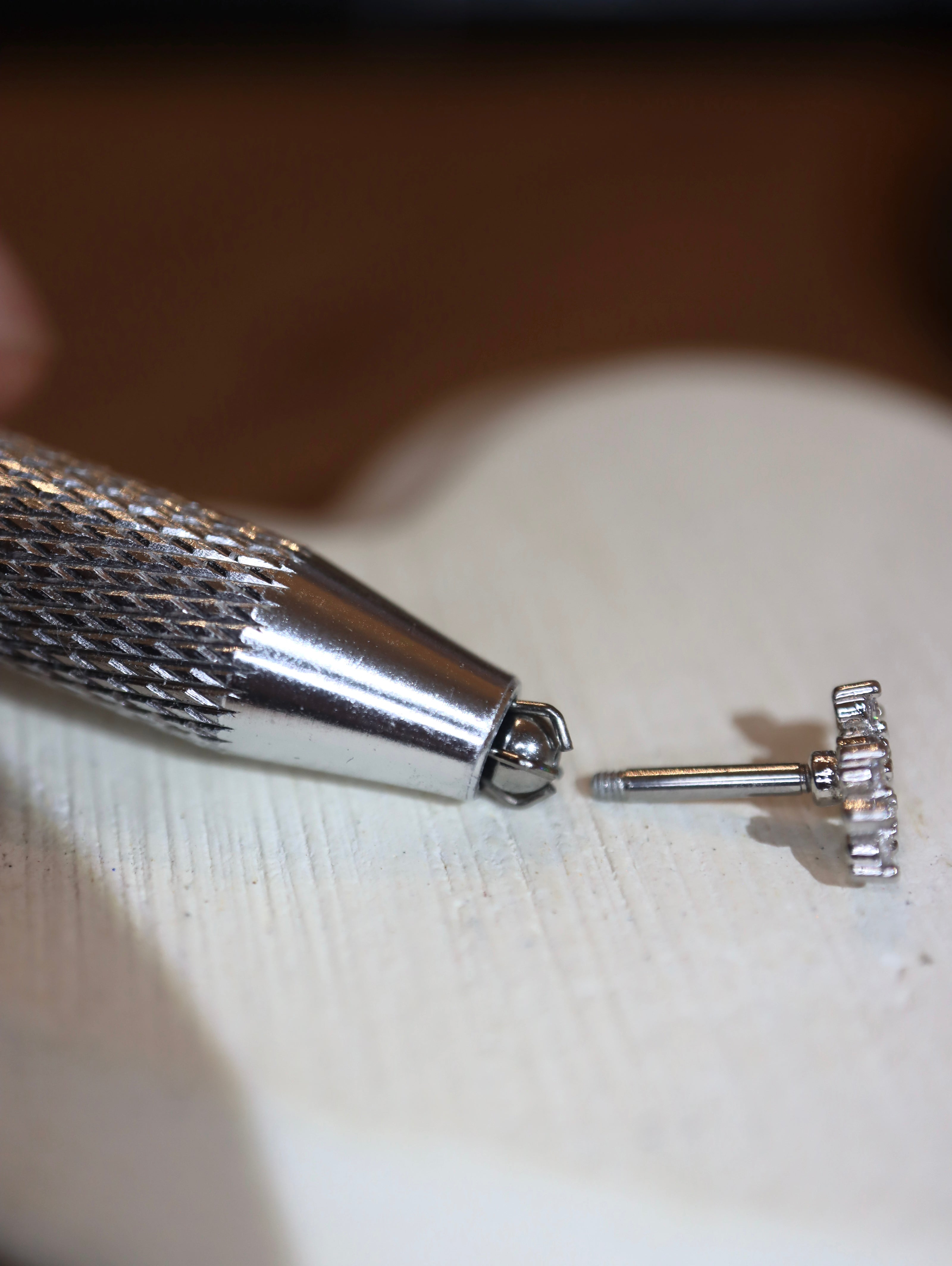 Ball grabber / holder tool