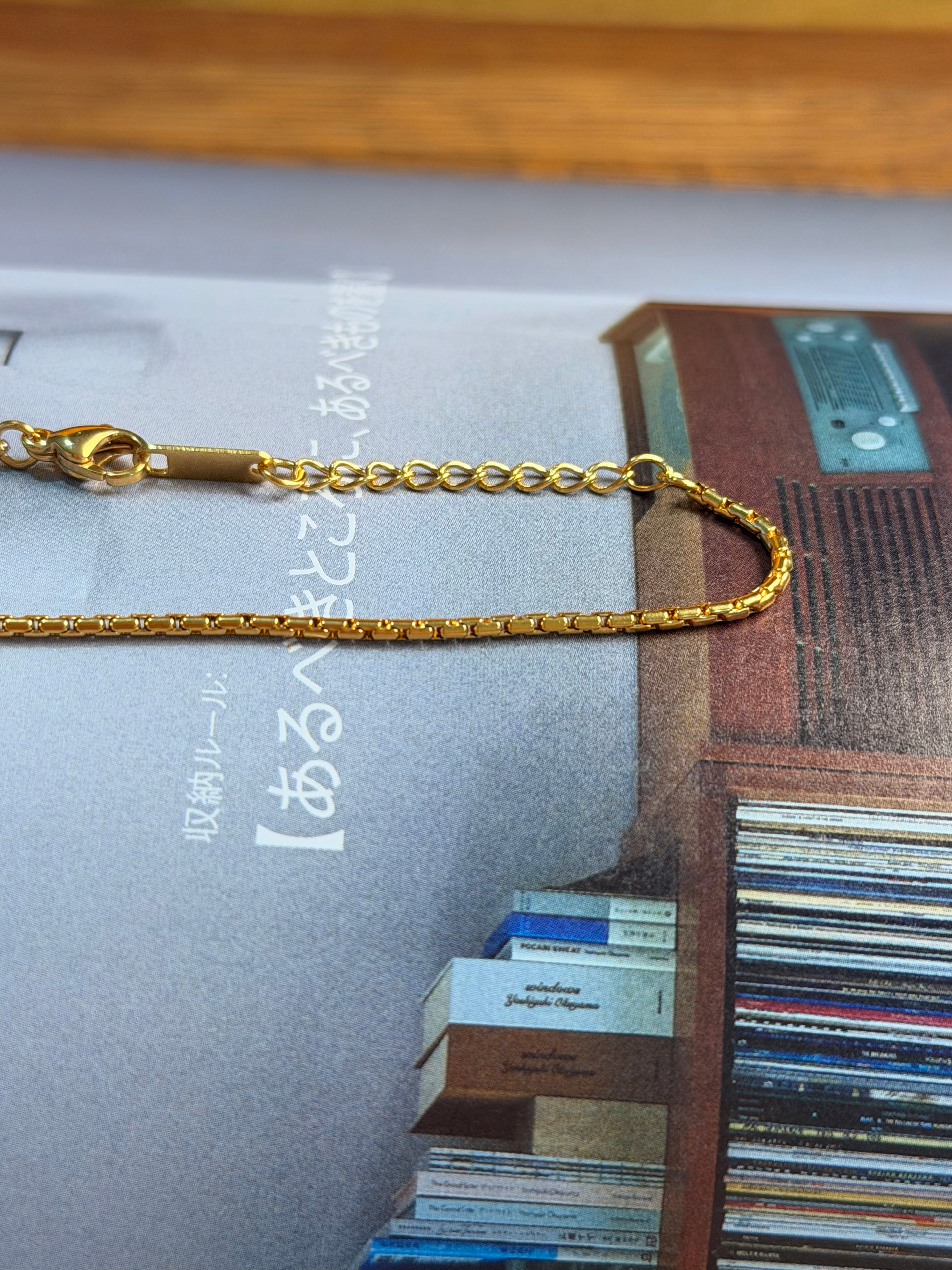 Stainless steel golden bracelet