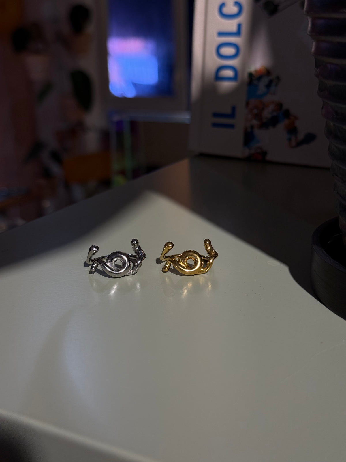 Twist orbit ring