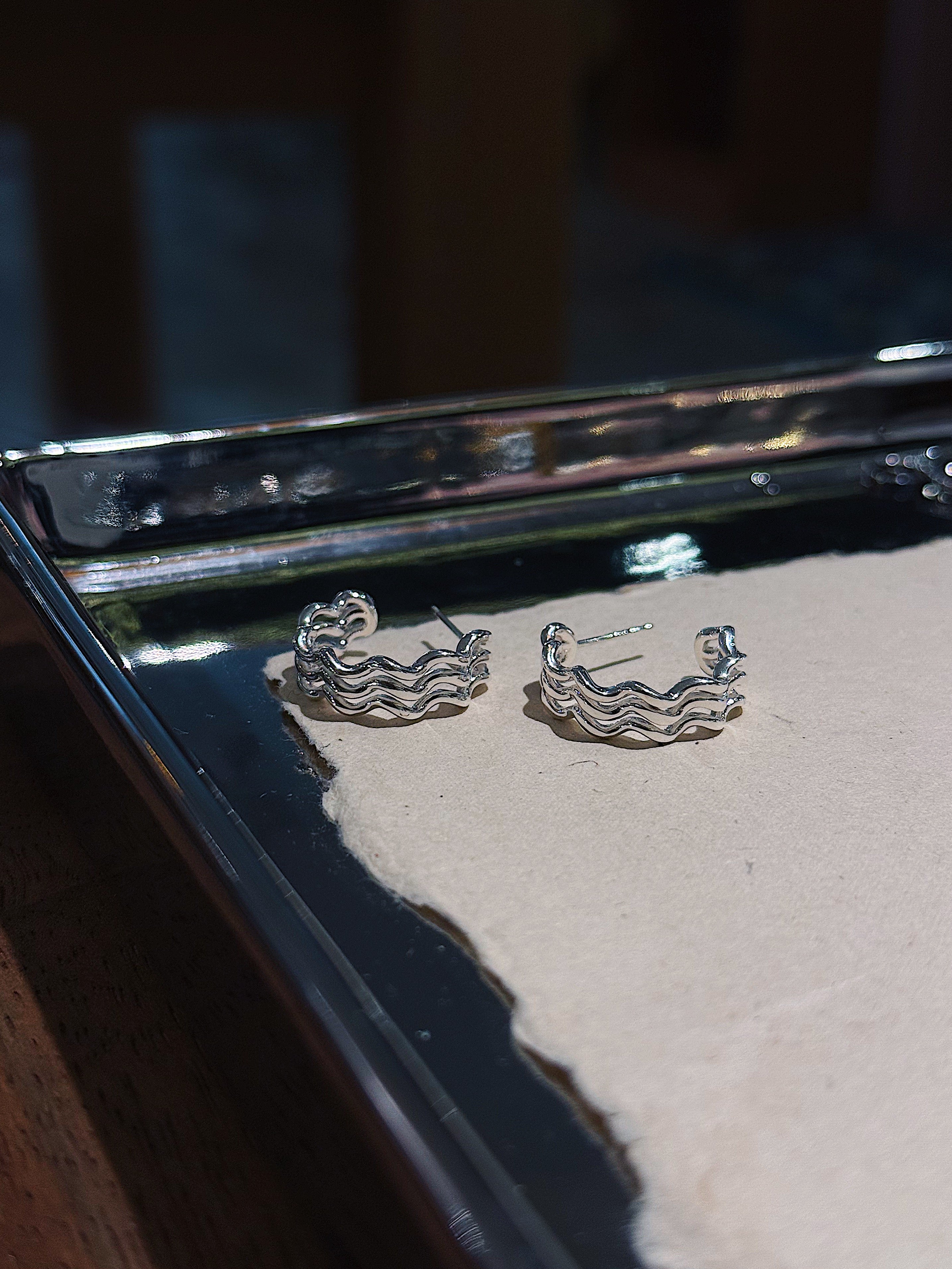 Wavy striped silver925 earrings
