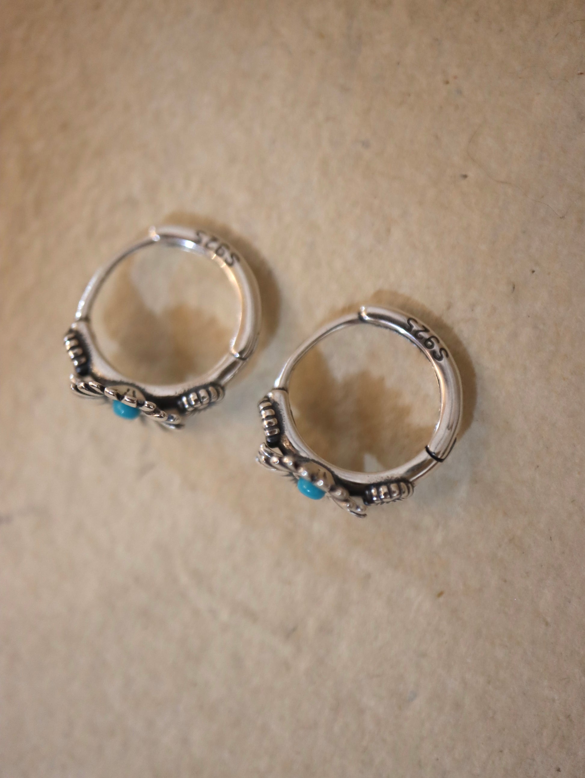 Daisy 925 silver hoop earrings