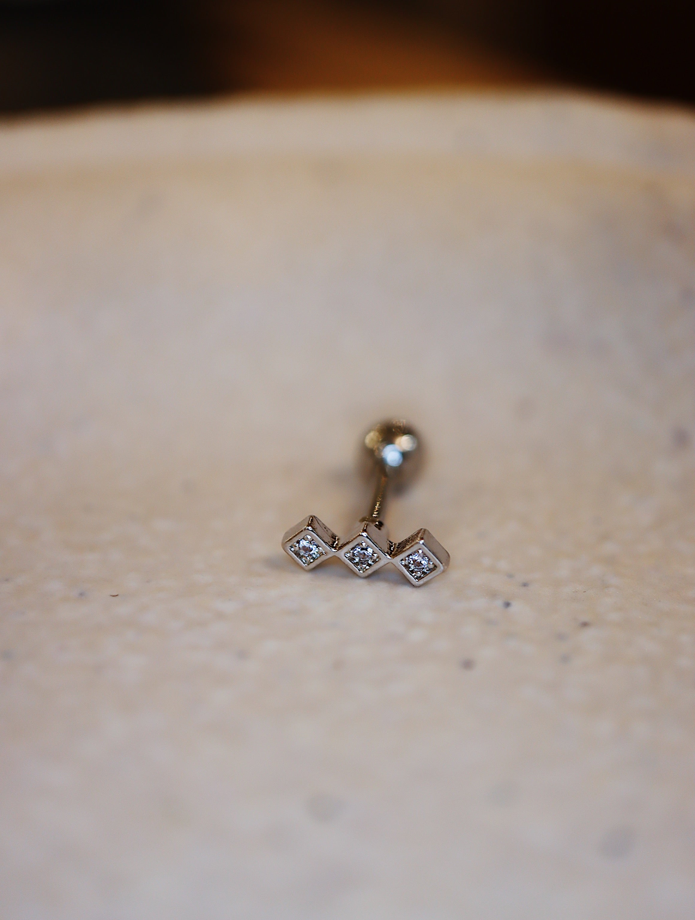 Triple cz surgical steel stud piercing (1pc)