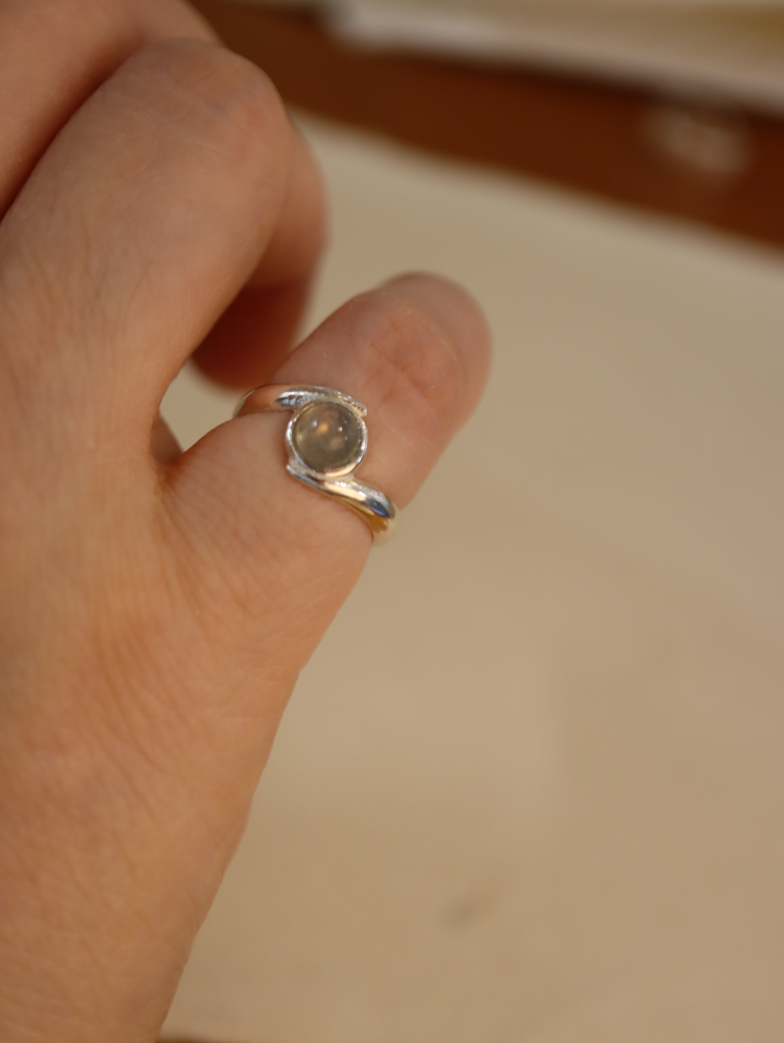 Aura labradorite pinky ring