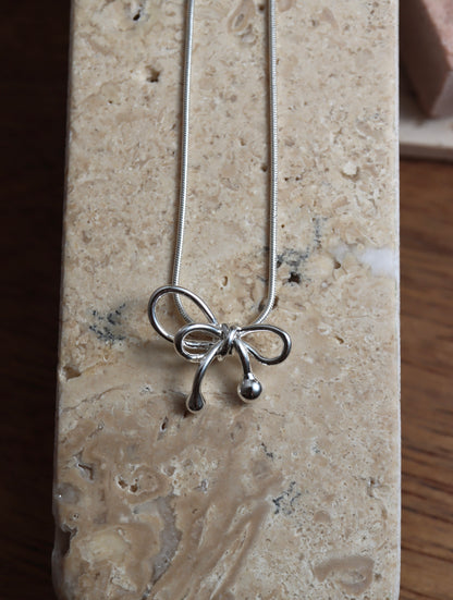 Ribbon adjustable chain necklace