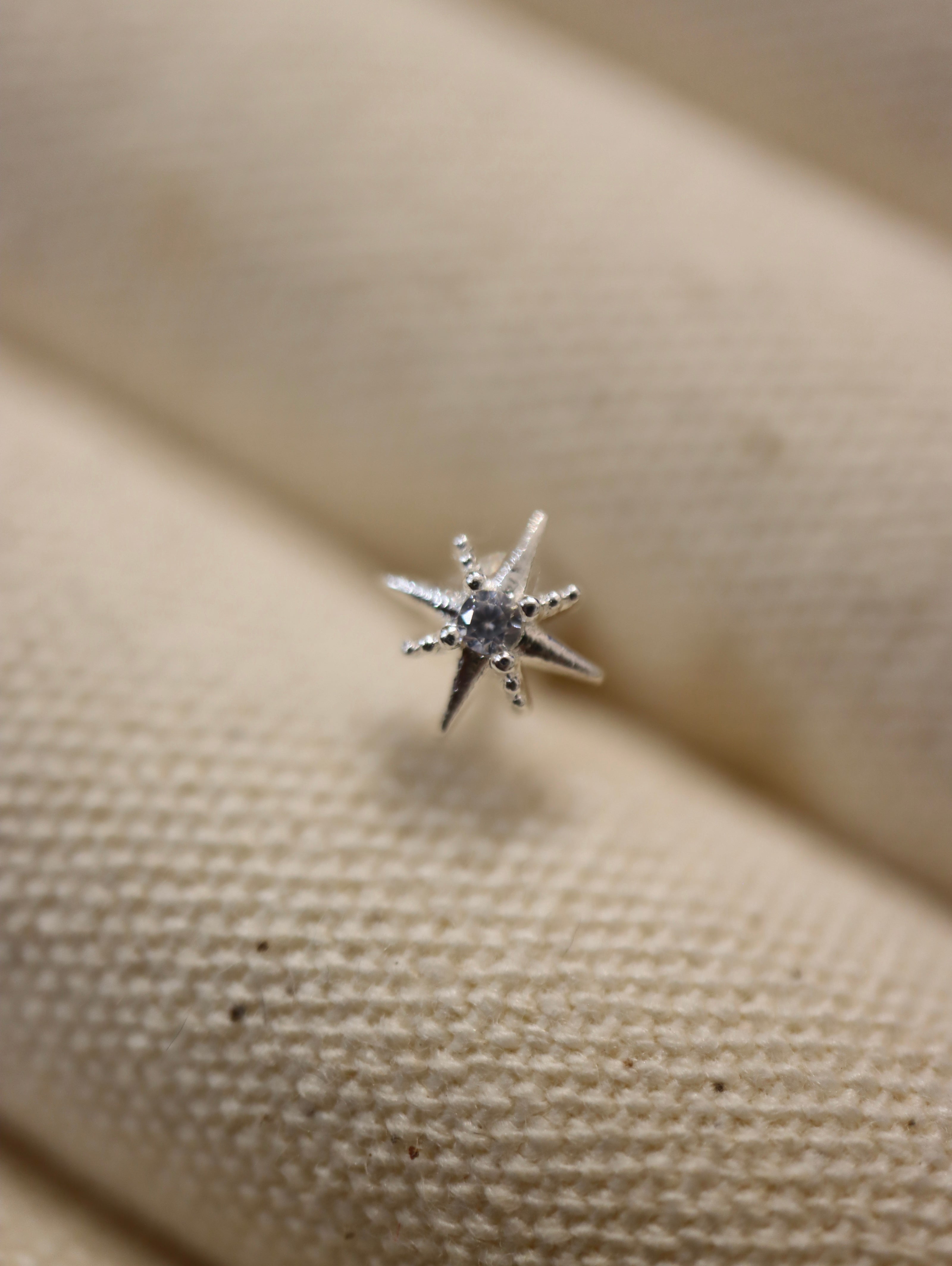 Mini starburst 925 silver stud piercing (1pc)