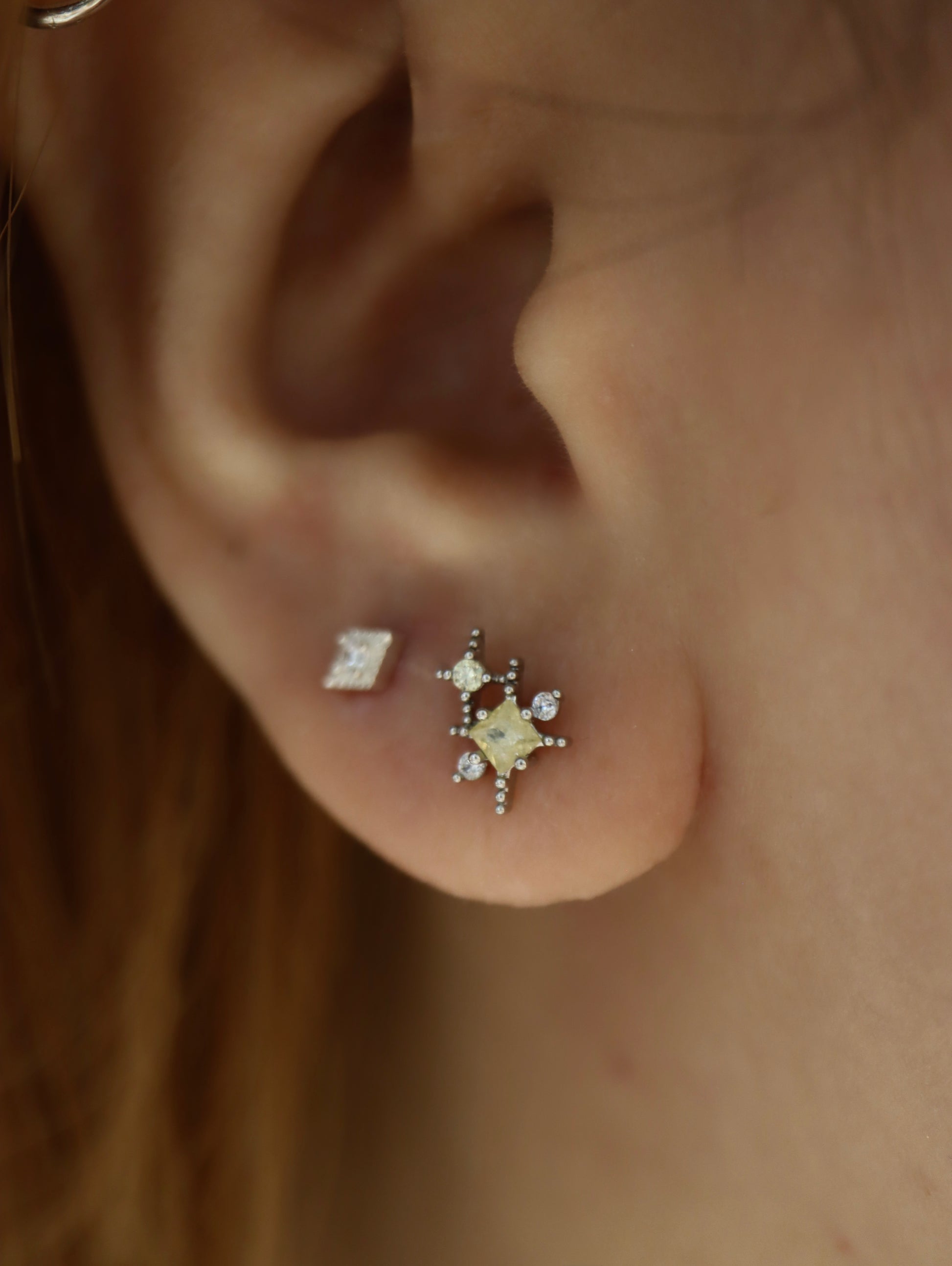 Sparkle ✨ piercing earring (1pc)