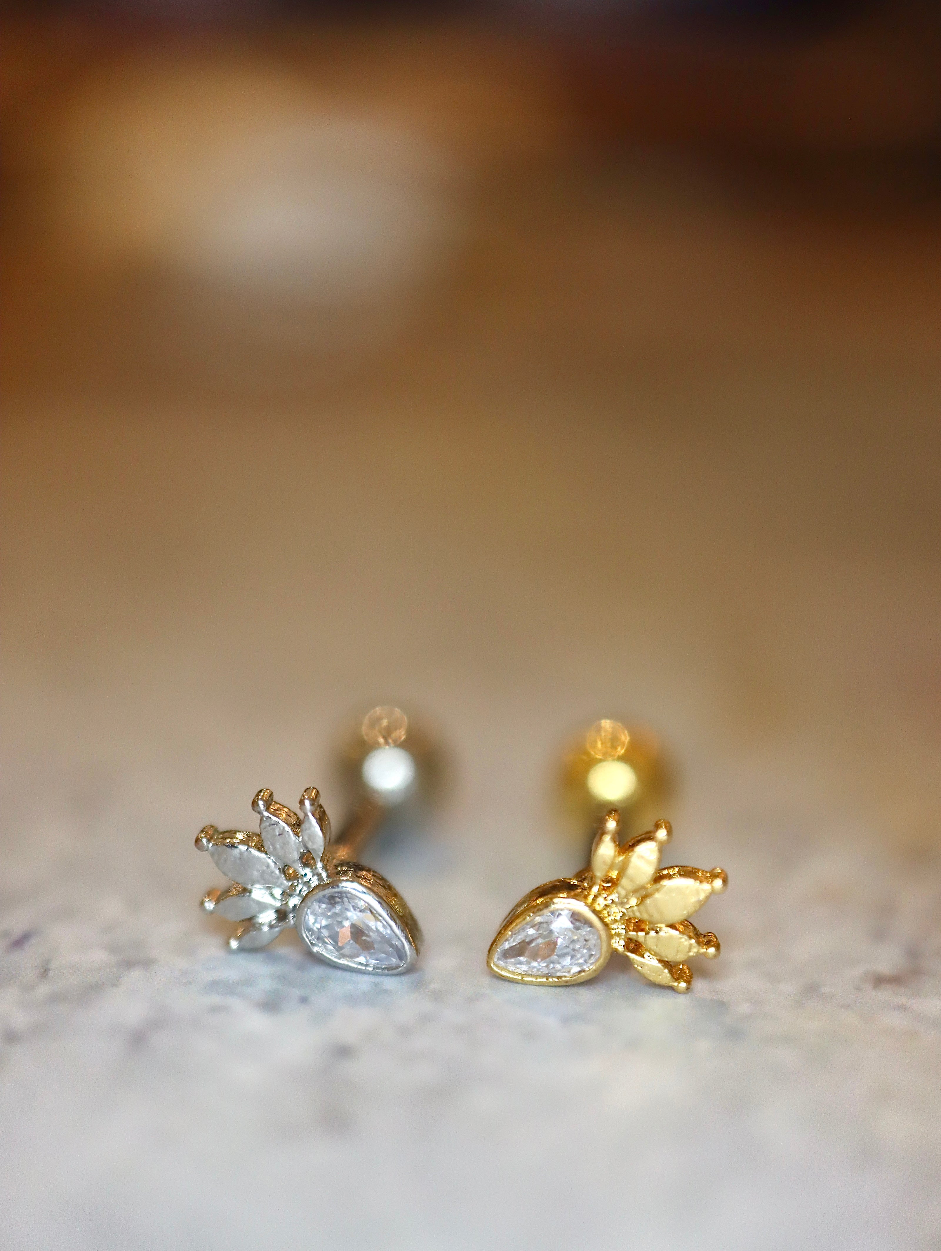 Dewdrop Crown Stud Surgical Steel Piercing (1pc)