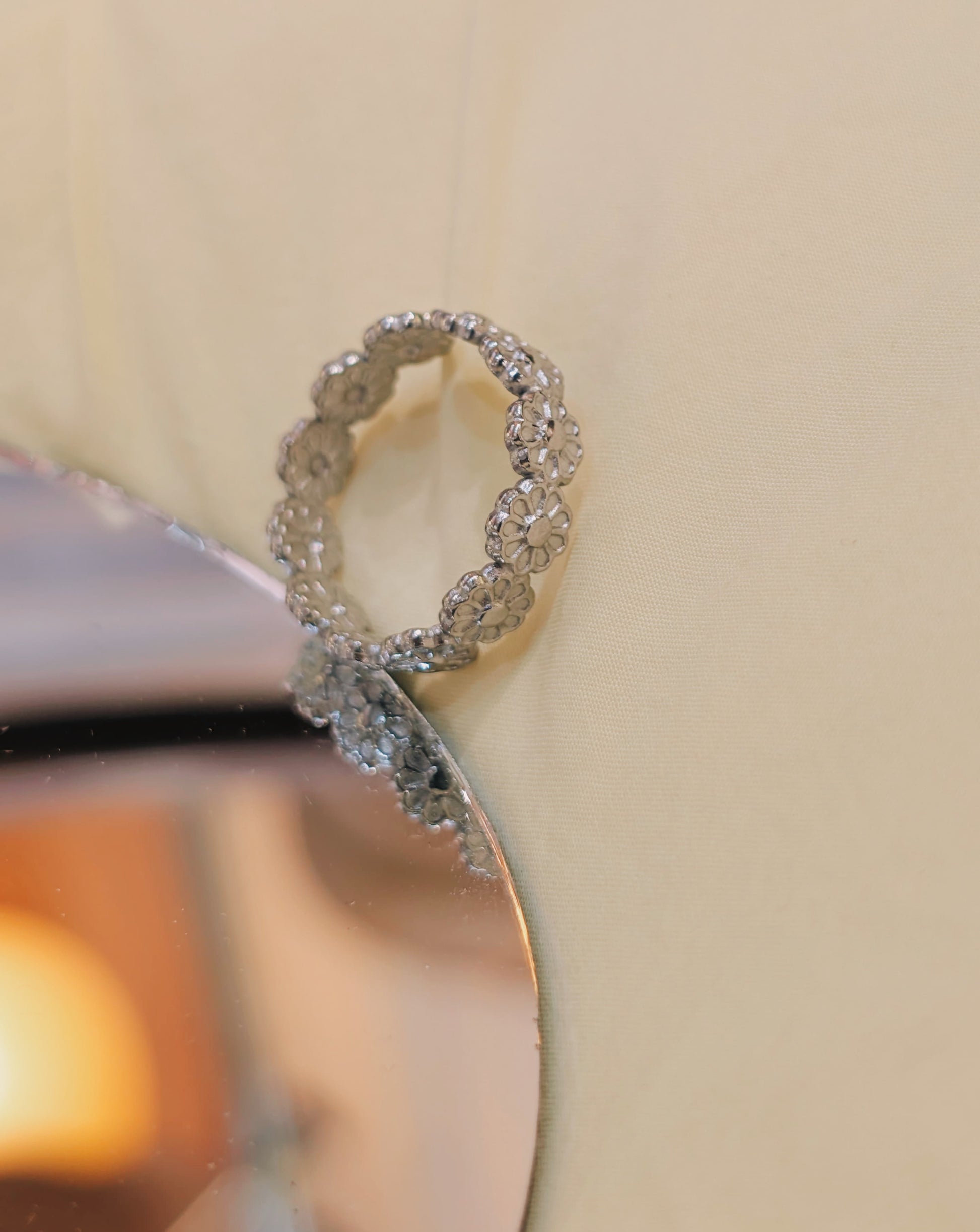 Daisy loop open size ring