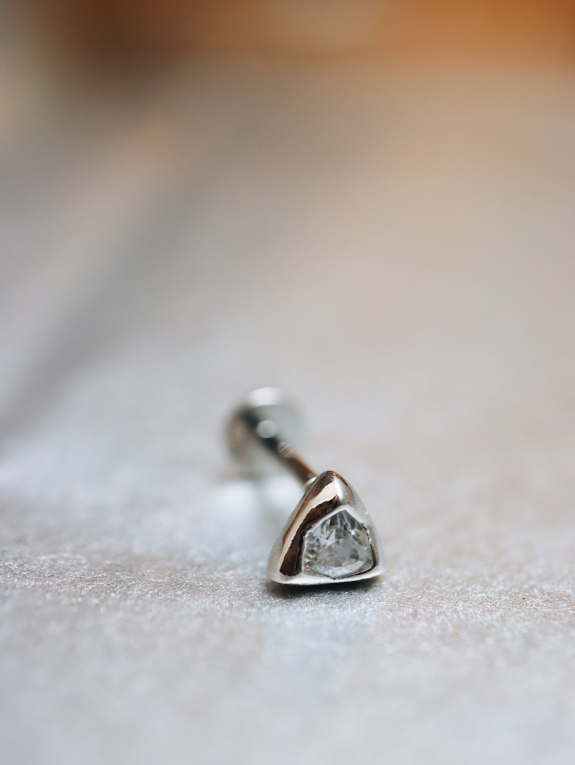 Trillion cut silver925 flat back piercing