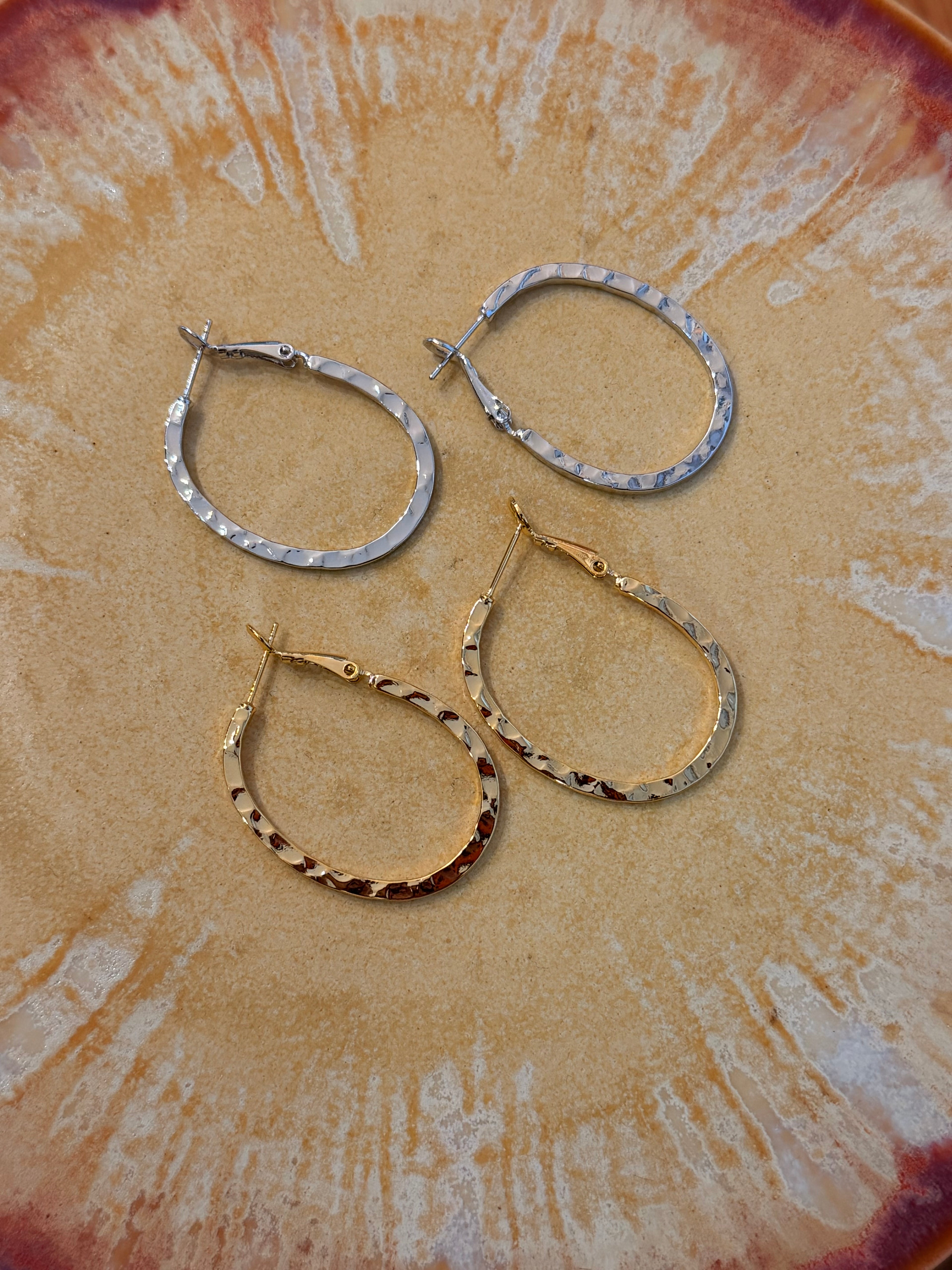 Hammered oval earrings