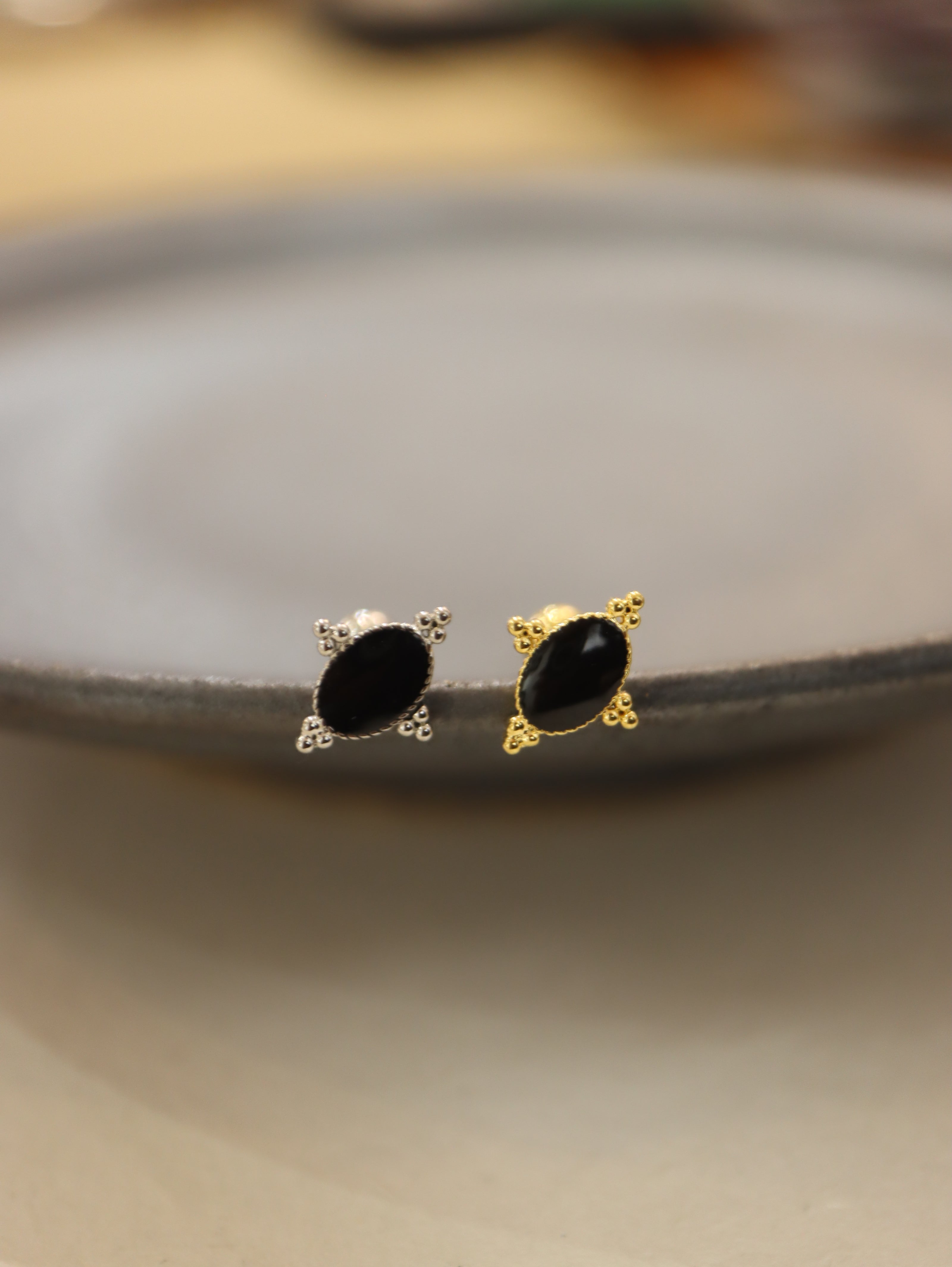 Oval black stud surgical steel piercing earring (1pc)