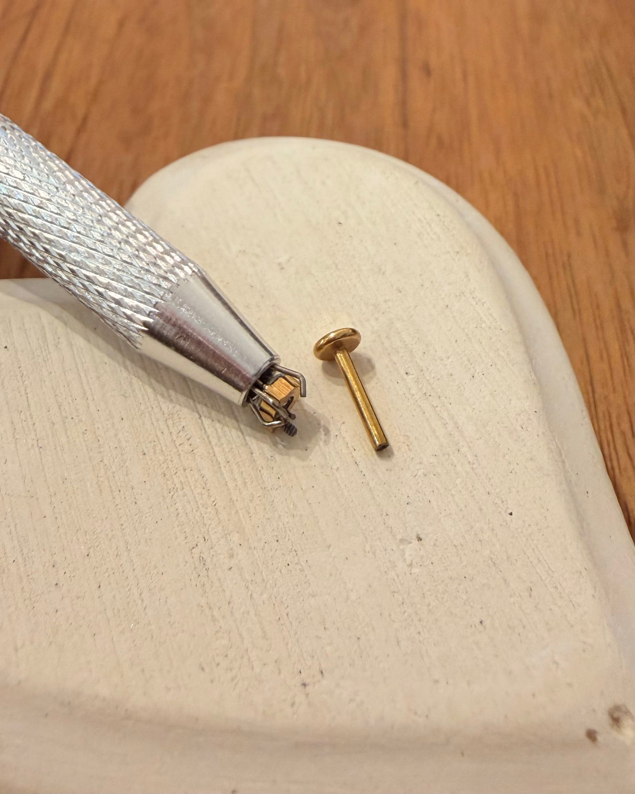 Ball grabber / holder tool