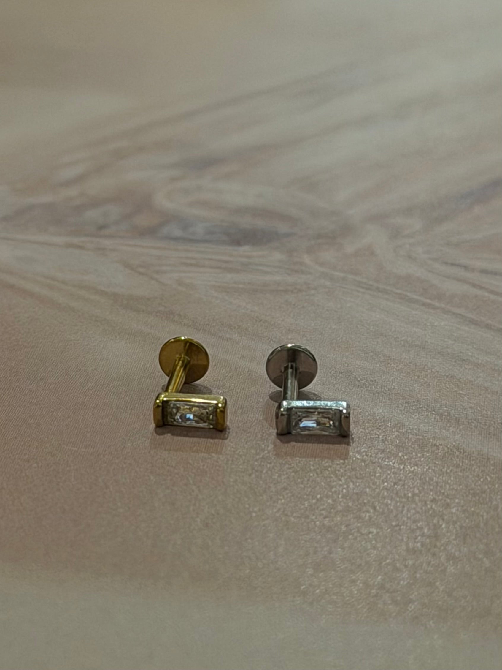 Rectangular cz threadless stud piercing