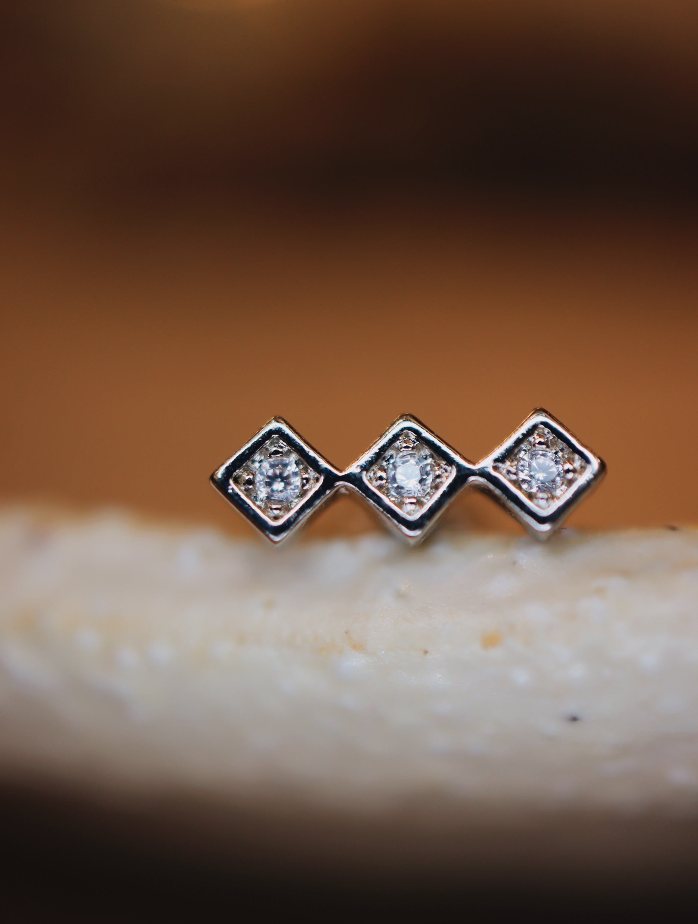 Triple cz surgical steel stud piercing (1pc)