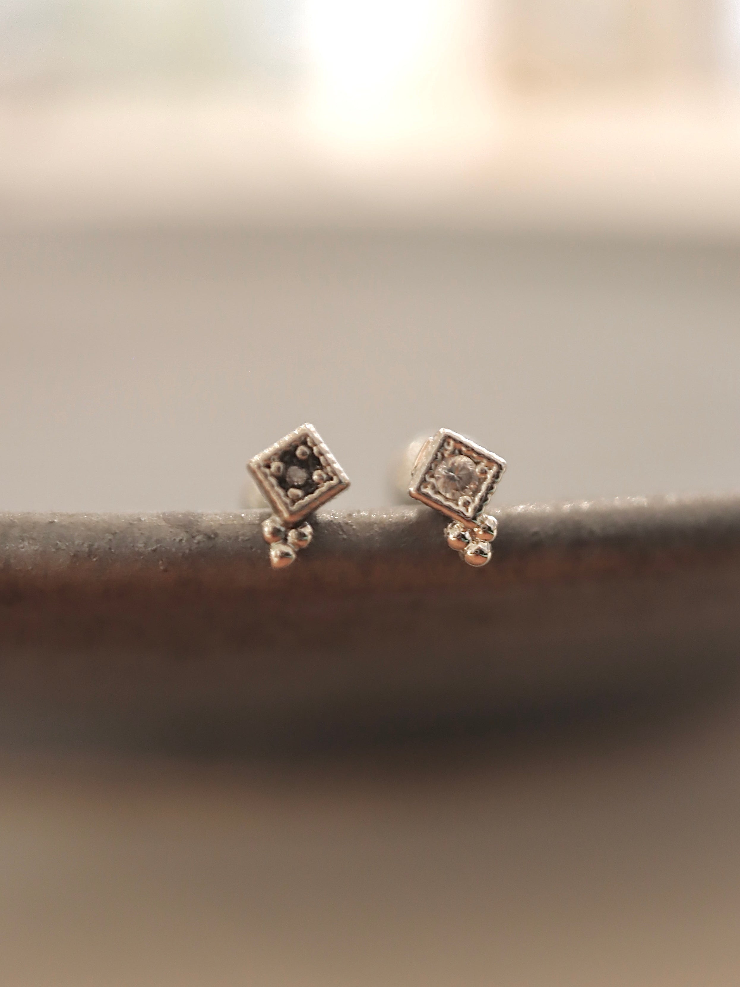 Cz stud surgical steel piercing earring (1pc)