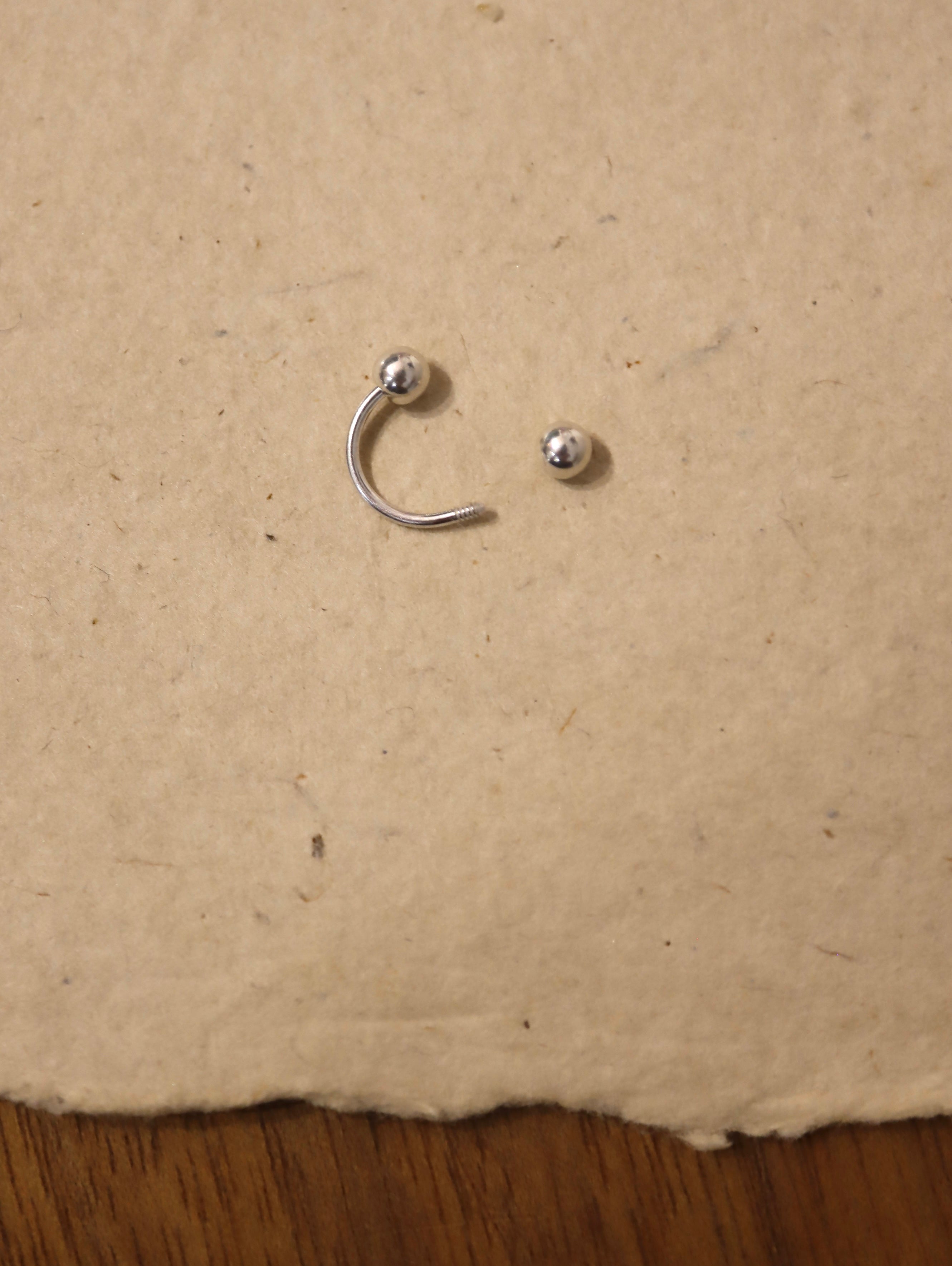 Curved ball back 925 silver earring