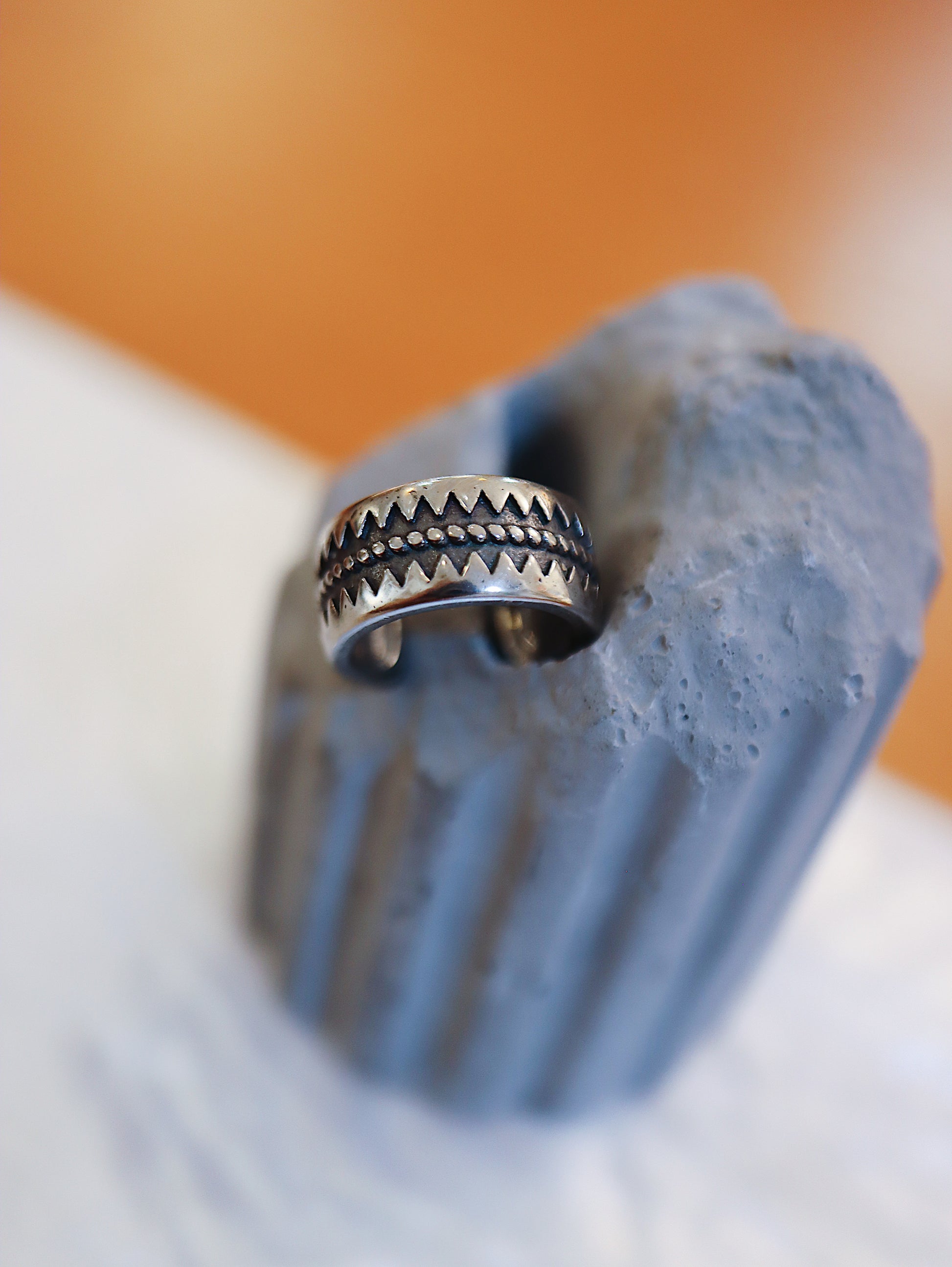 Sawtooth unisex surgical steel Earcuff