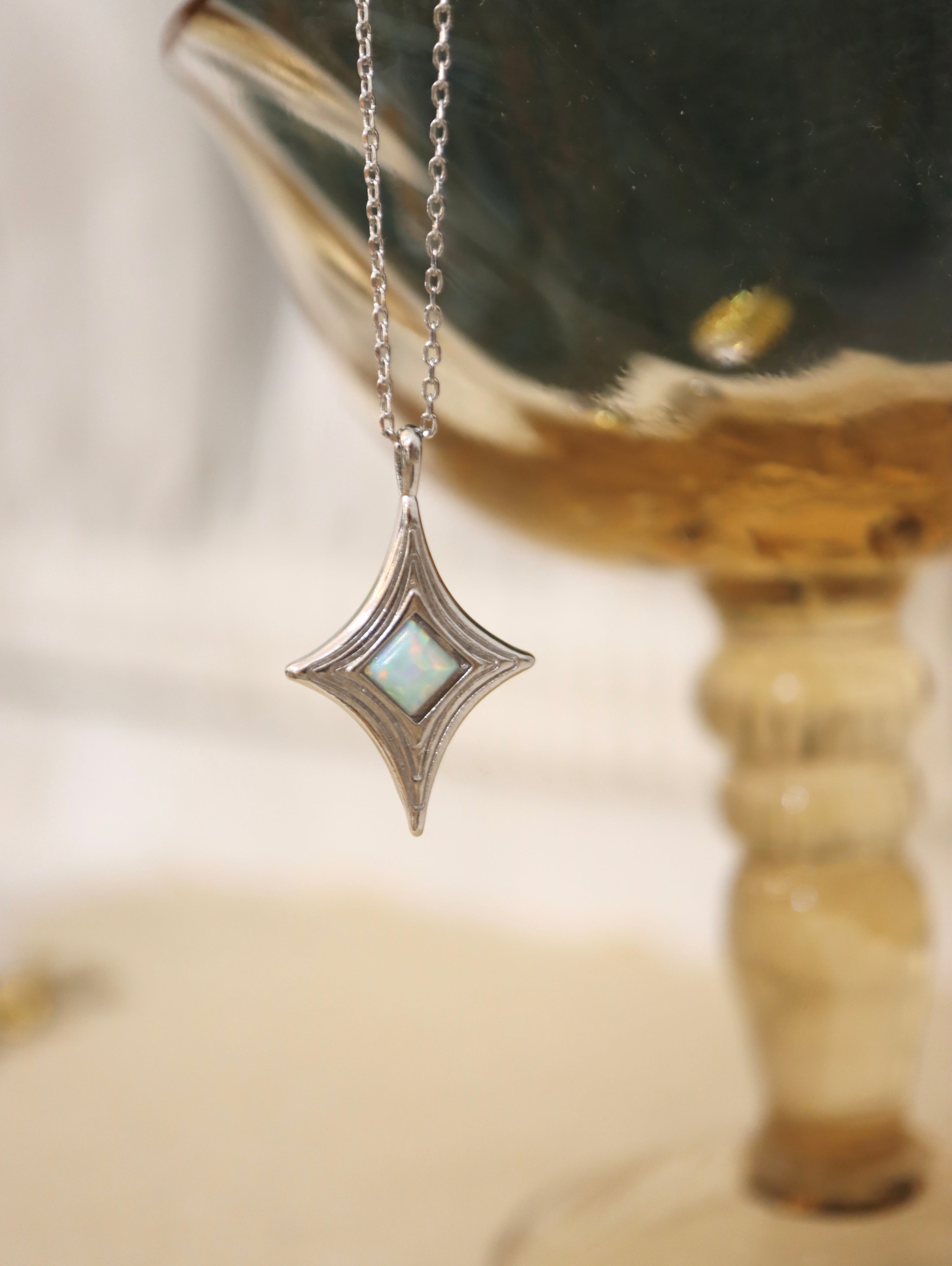 Rhombus Starlet brass necklace