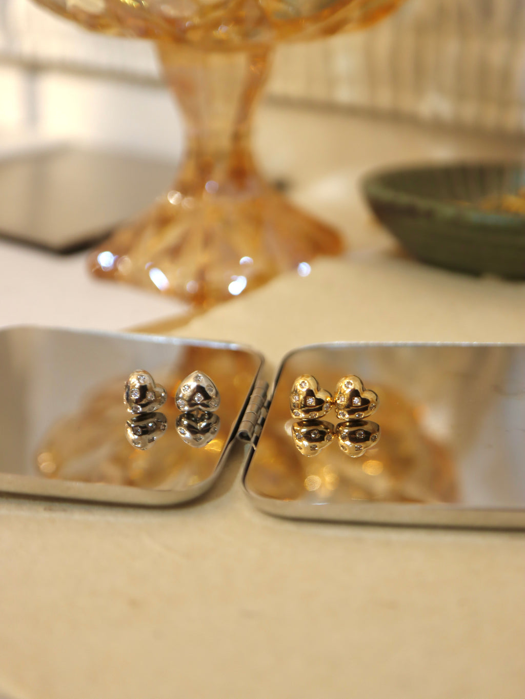 Heart stud earrings