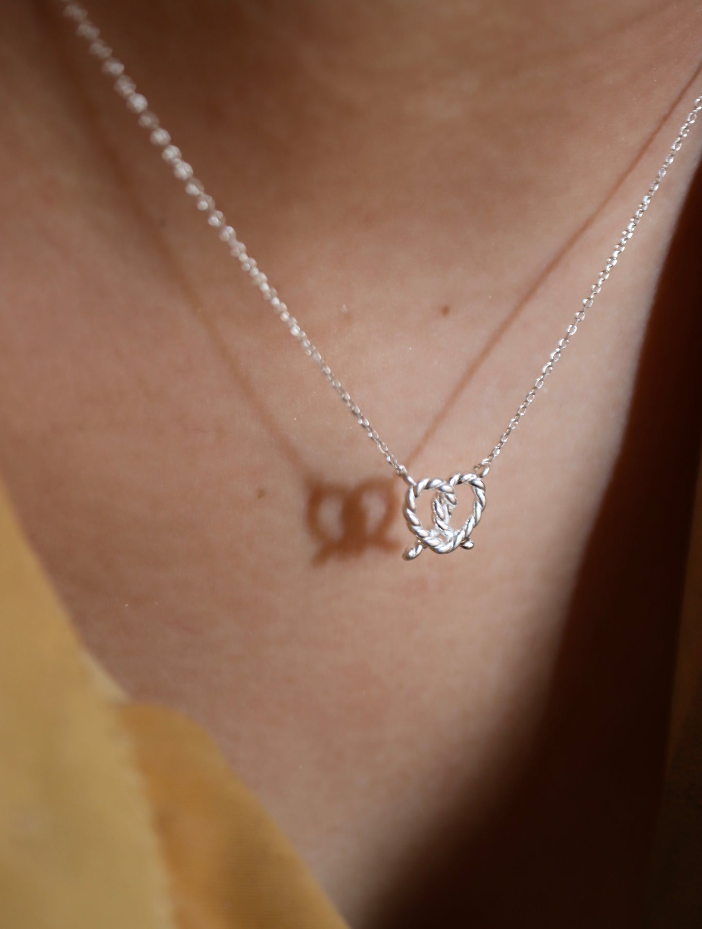 Silver925 pretzel necklace