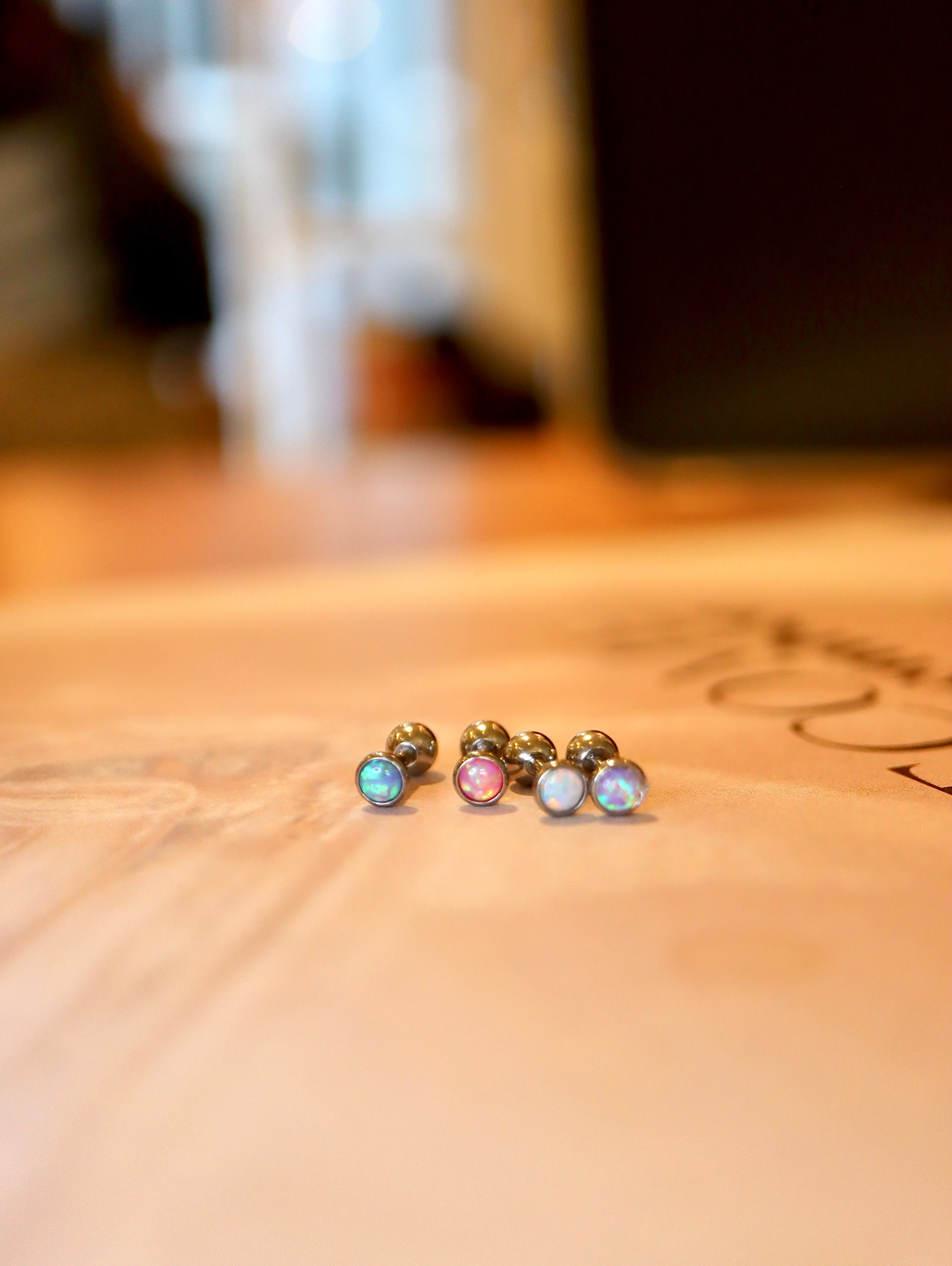 Resin Opal round stud Surguval Steel Piercing (1pc)