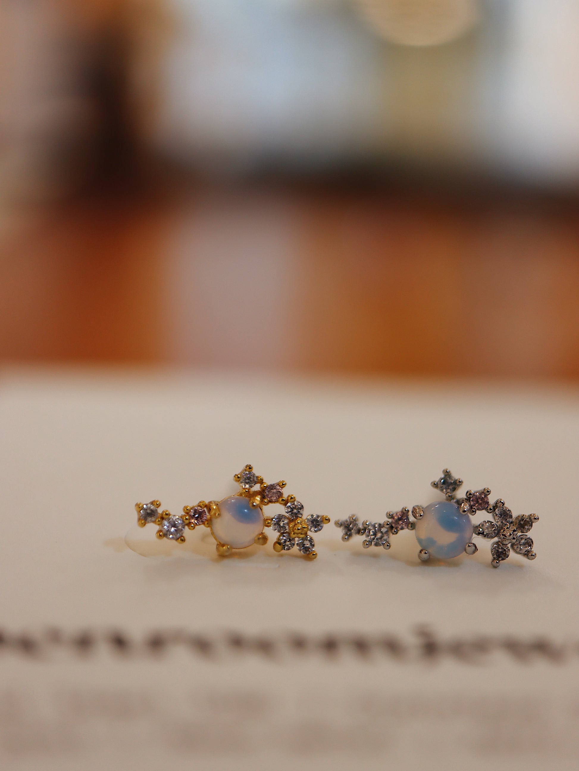 Dewdrop Cluster surgical steel stud earring (1pc)