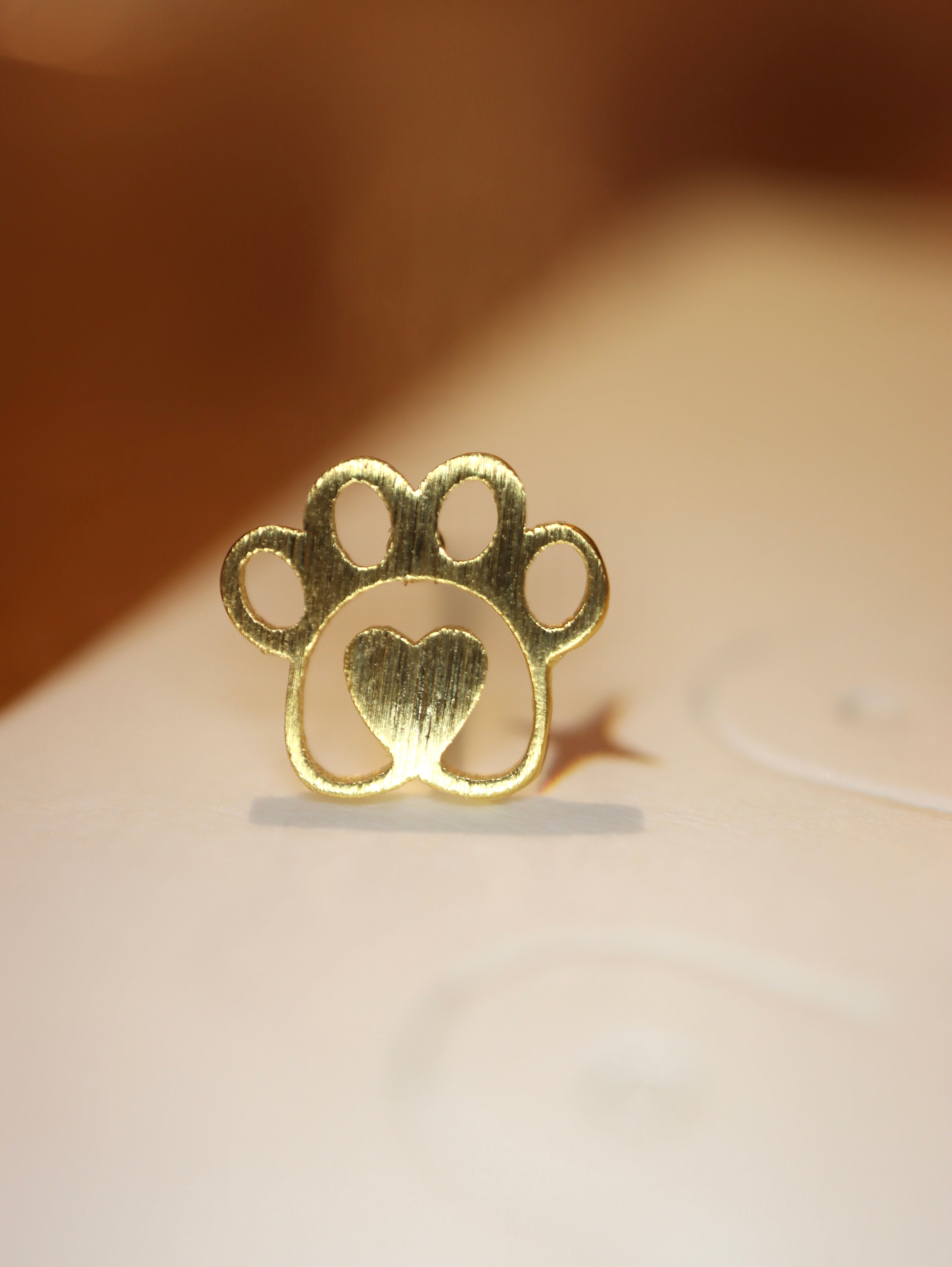 Heart center paws earrings